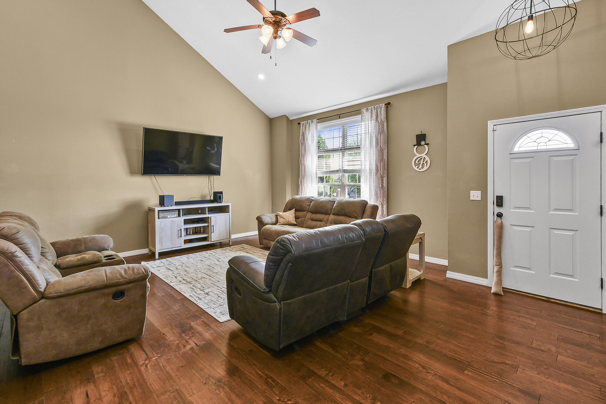 2107 South Gristmill Court Property Photo 8