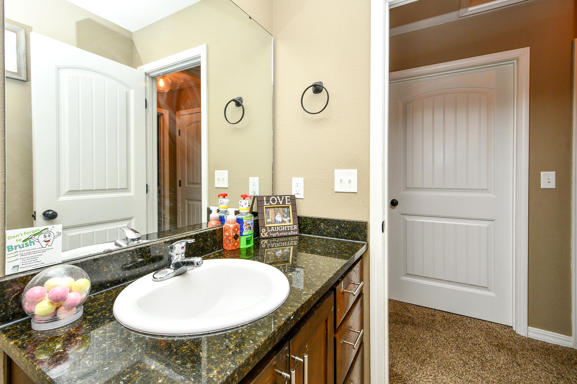 2107 South Gristmill Court Property Photo 14