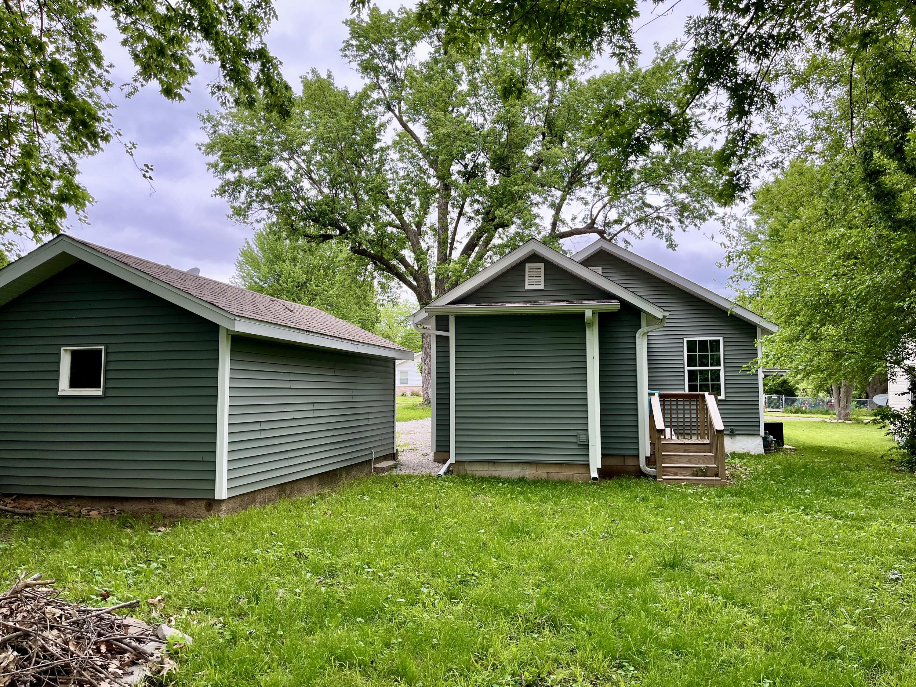 2016 West Olive Street Property Photo 31