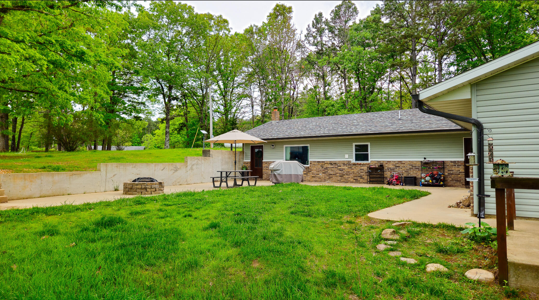 14721 Boiling Springs Road Property Photo 2
