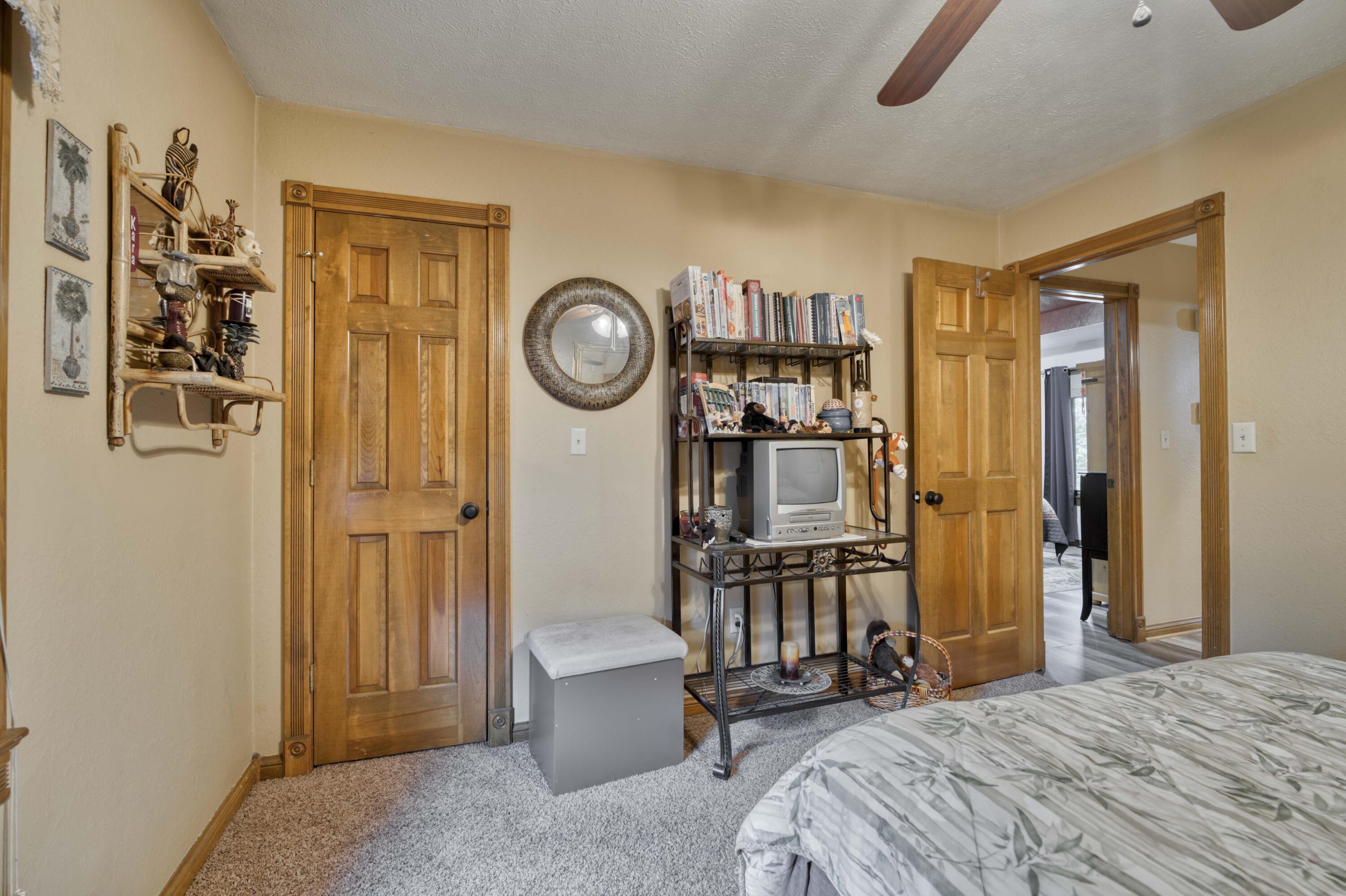 5425 South Westwood Avenue Property Photo 23