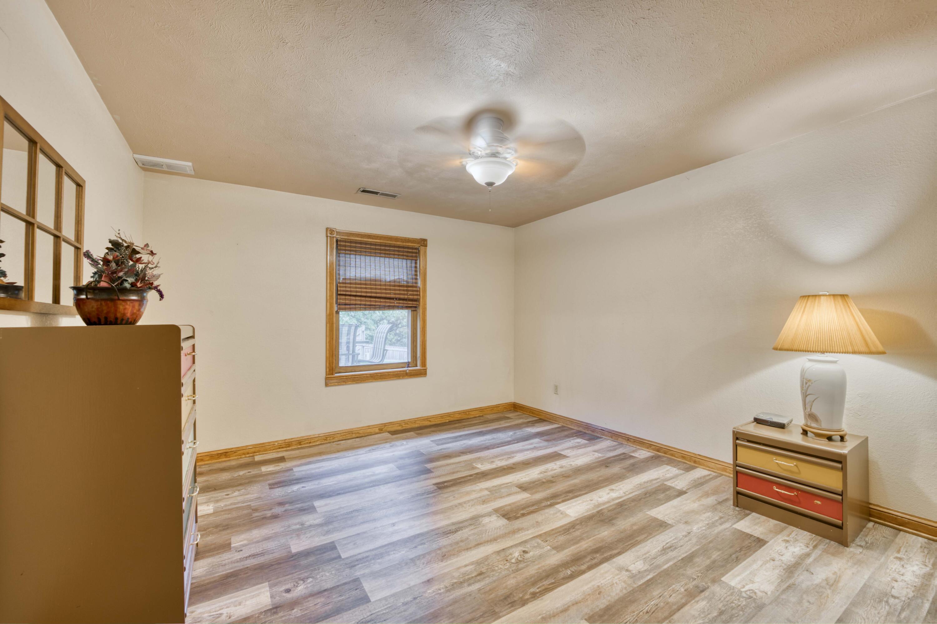 5425 South Westwood Avenue Property Photo 37