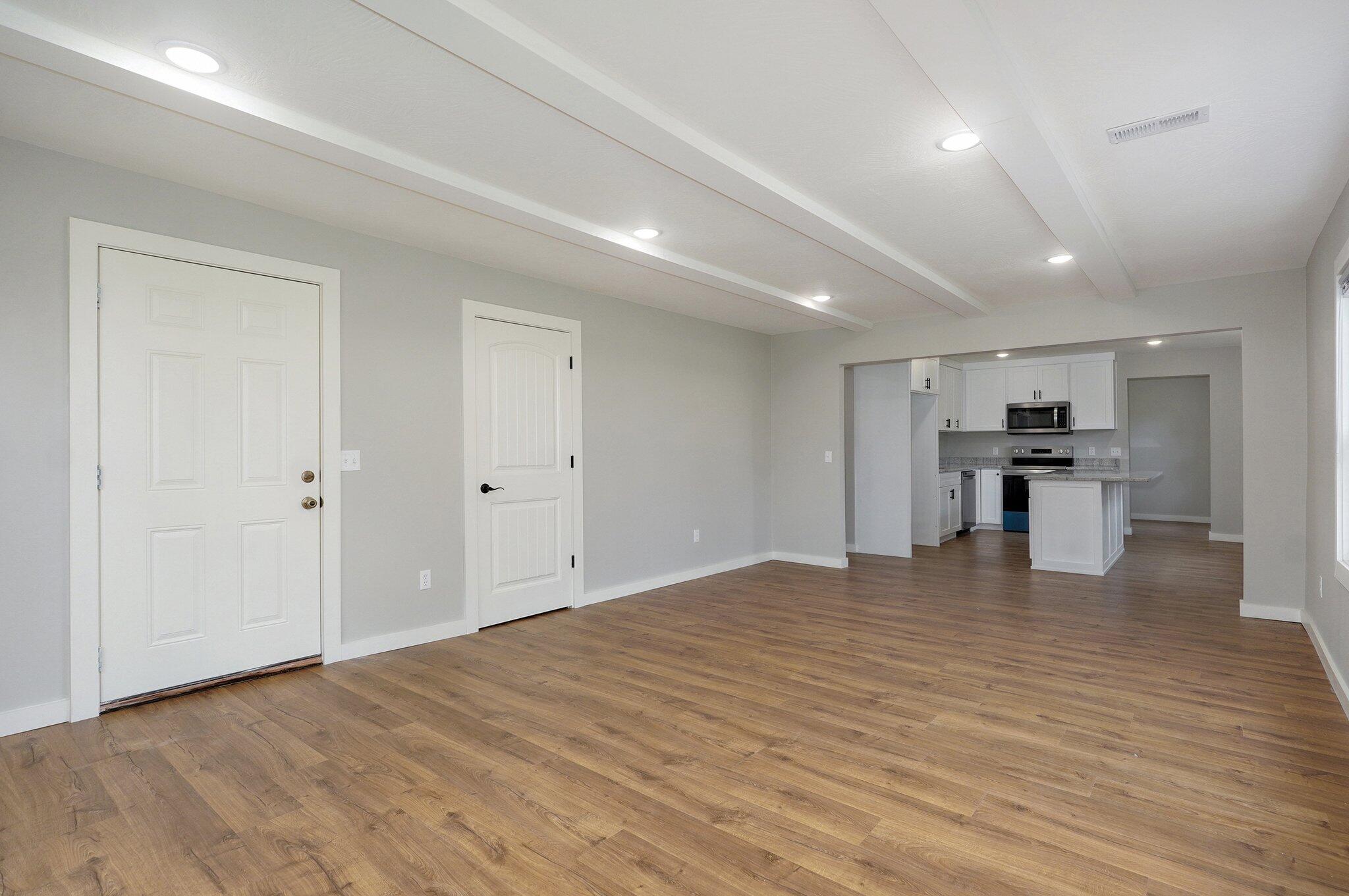 610 Chicago Avenue Property Photo 6