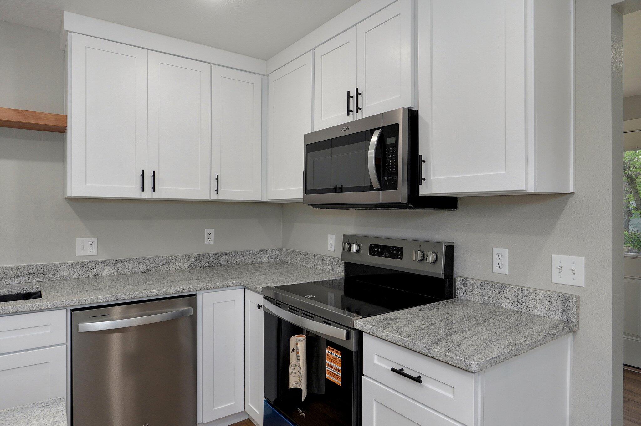 610 Chicago Avenue Property Photo 12
