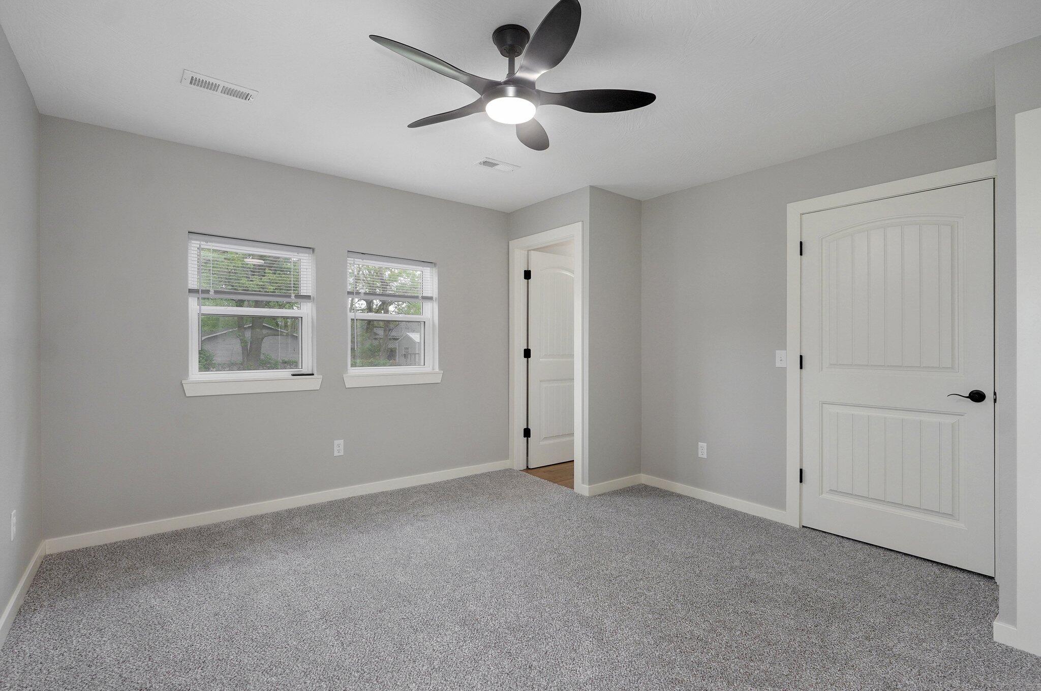 610 Chicago Avenue Property Photo 16