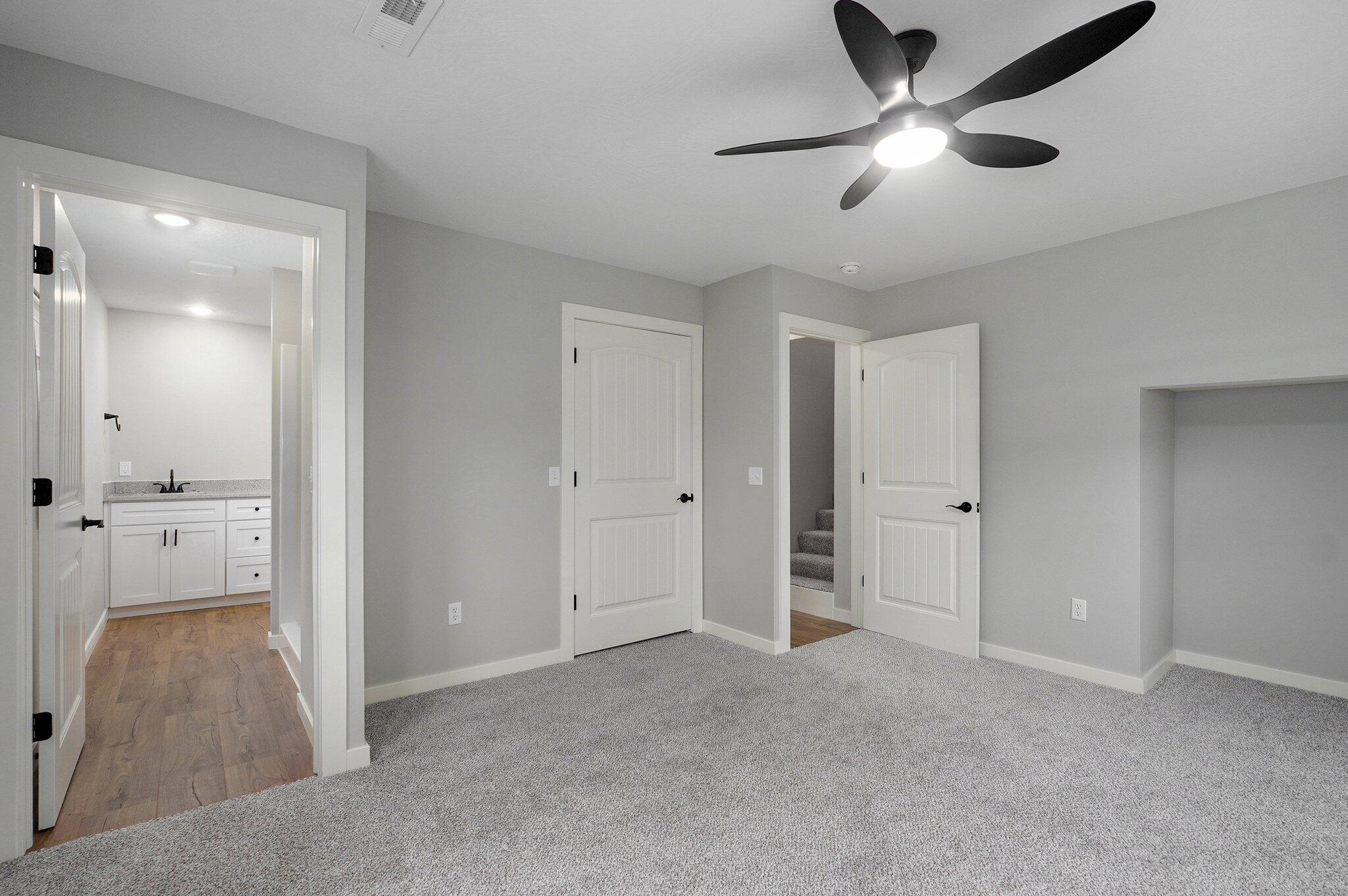 610 Chicago Avenue Property Photo 17