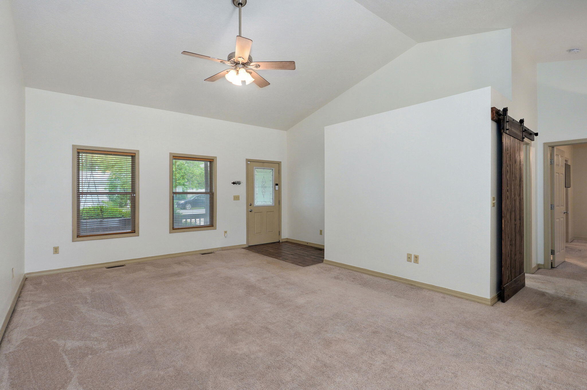 305 North Fairway Avenue Property Photo 6