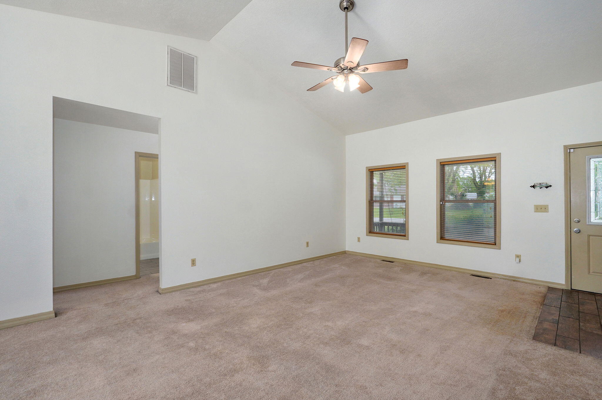 305 North Fairway Avenue Property Photo 7