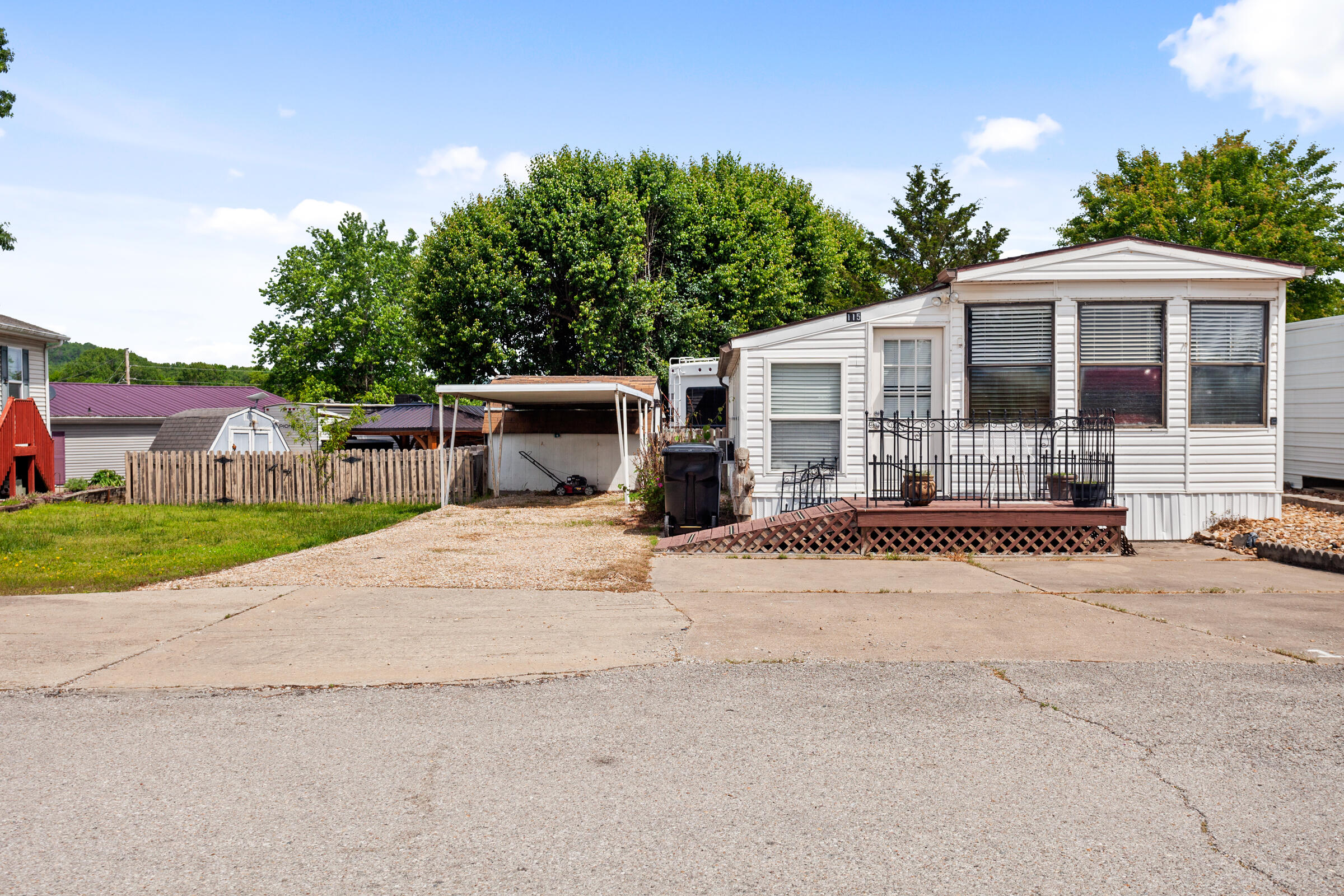 115 Hilltop Circle Property Photo 2