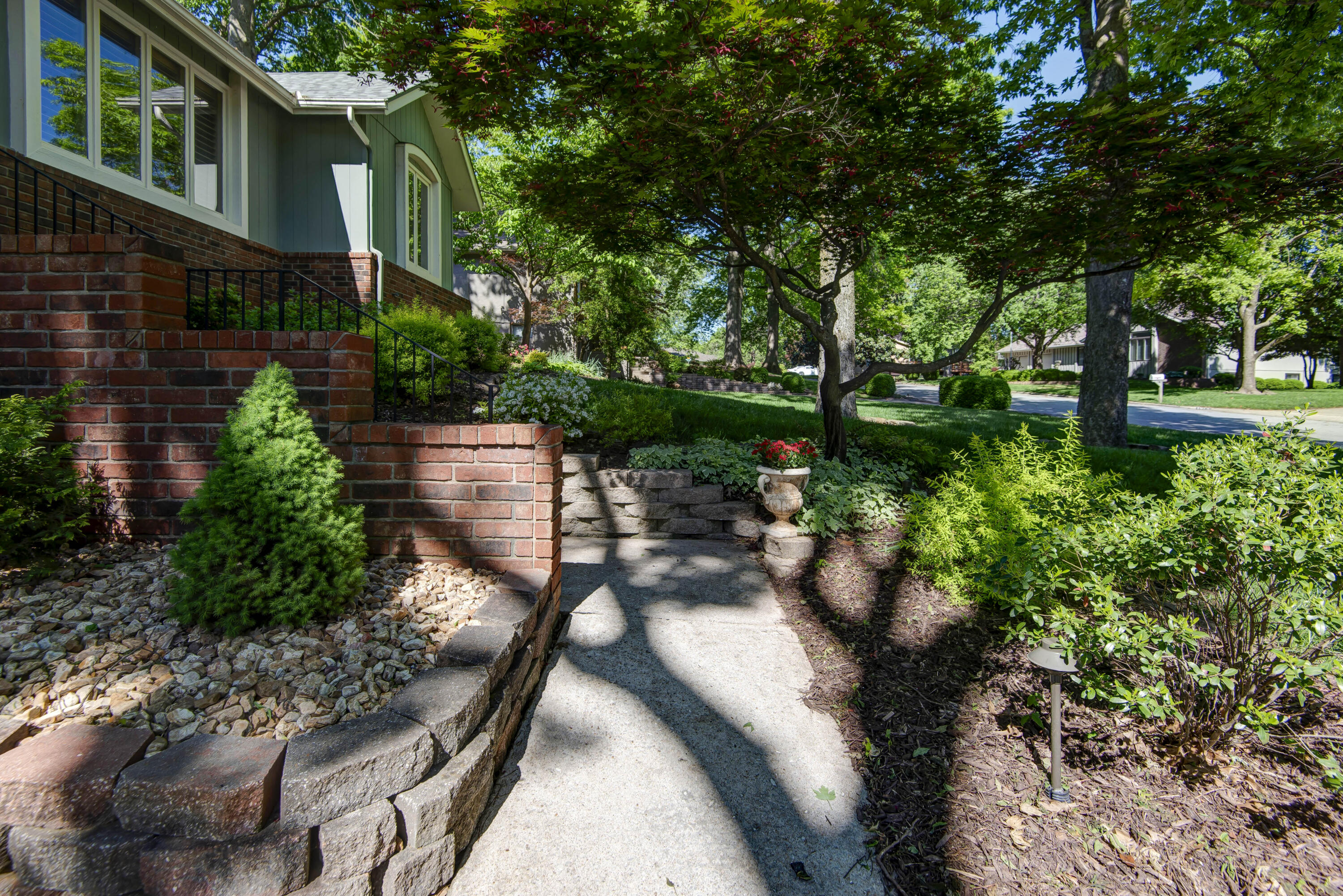 1918 East Buena Vista Street Property Photo 6