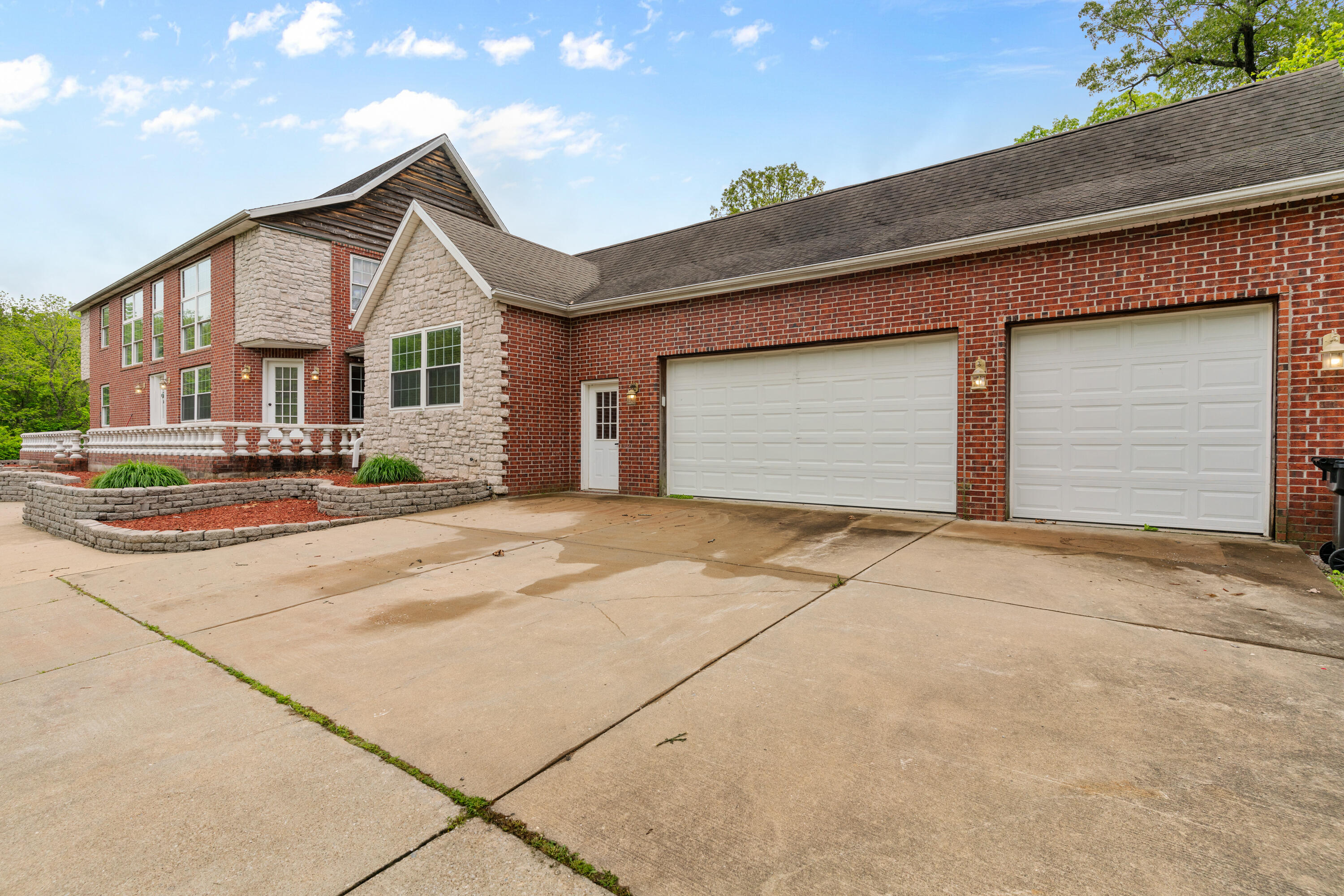 351 Deer Run Property Photo 5