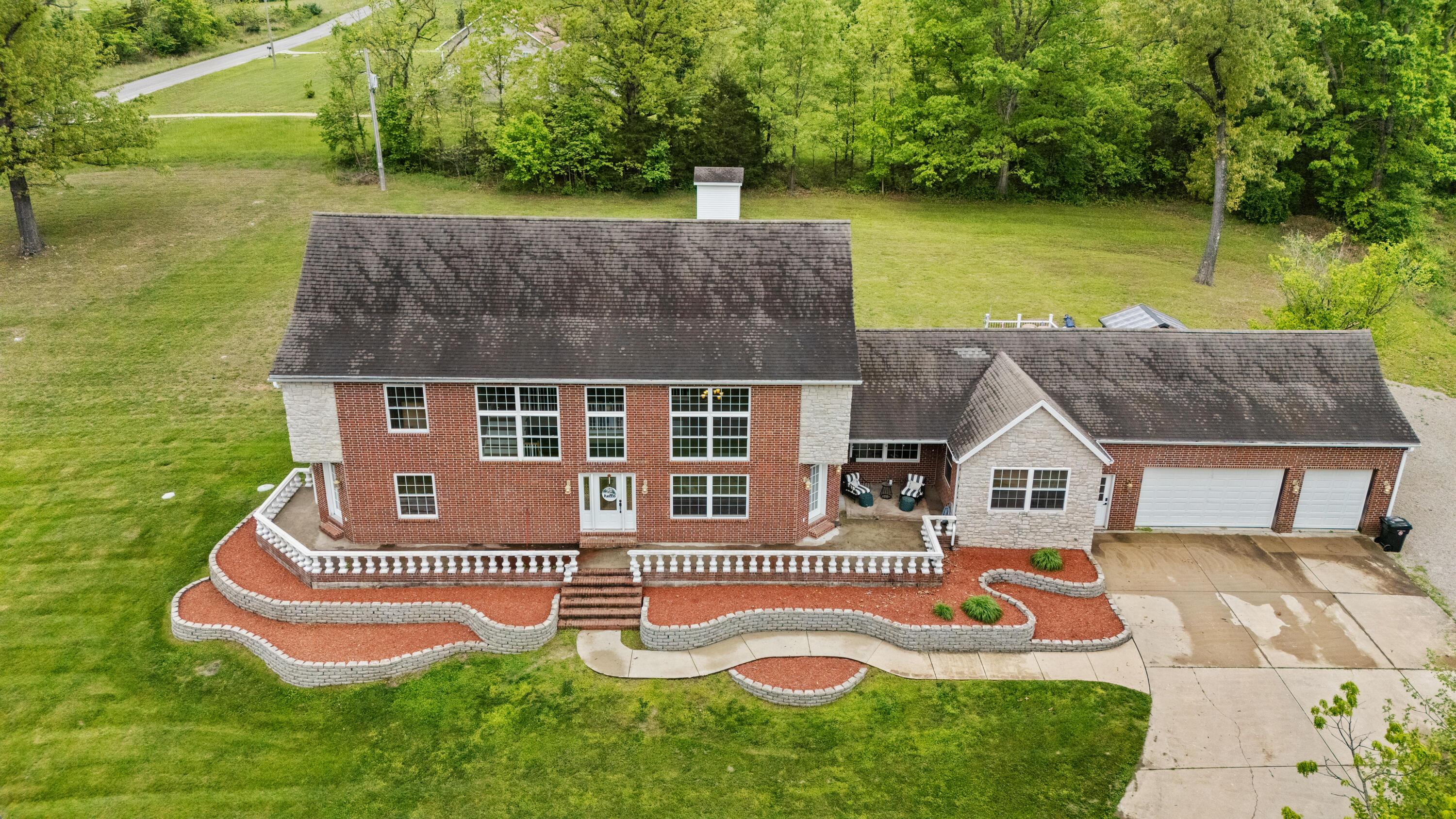 351 Deer Run Property Photo 6