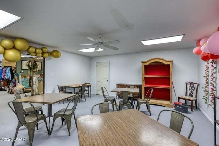 8637 Oxbow Lane Property Photo 12