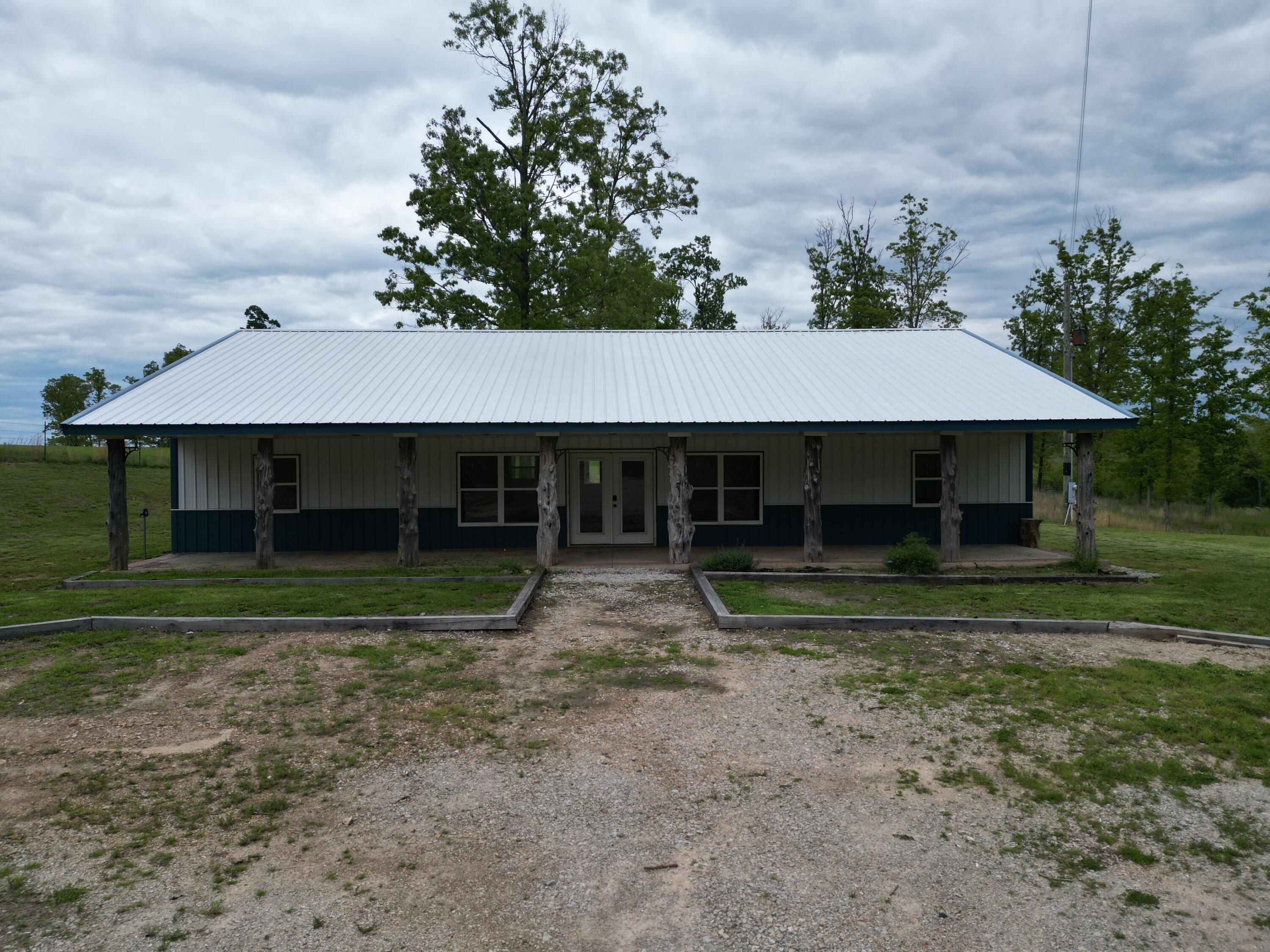 8065 Gourley Road Property Photo 4