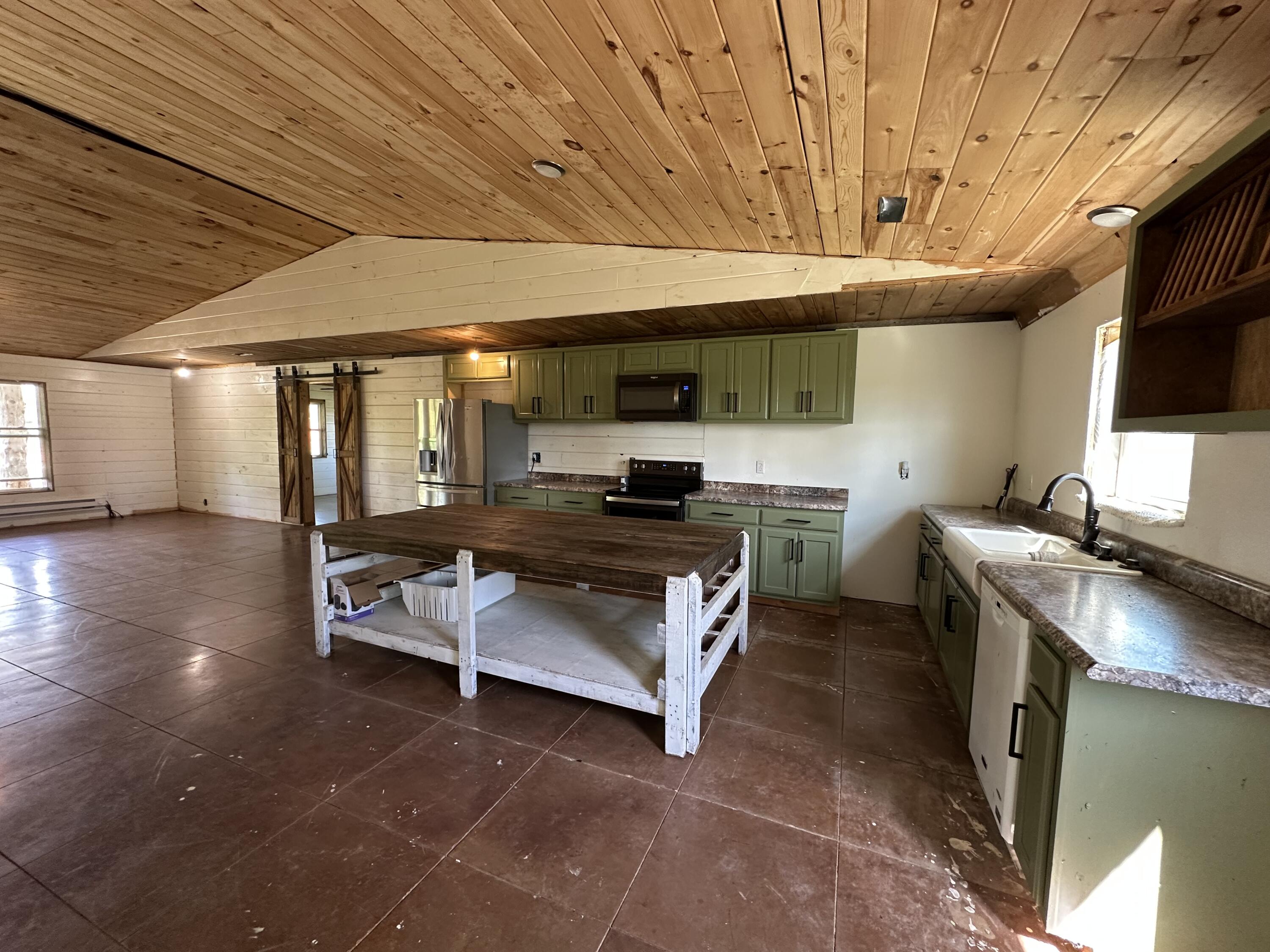 8065 Gourley Road Property Photo 5