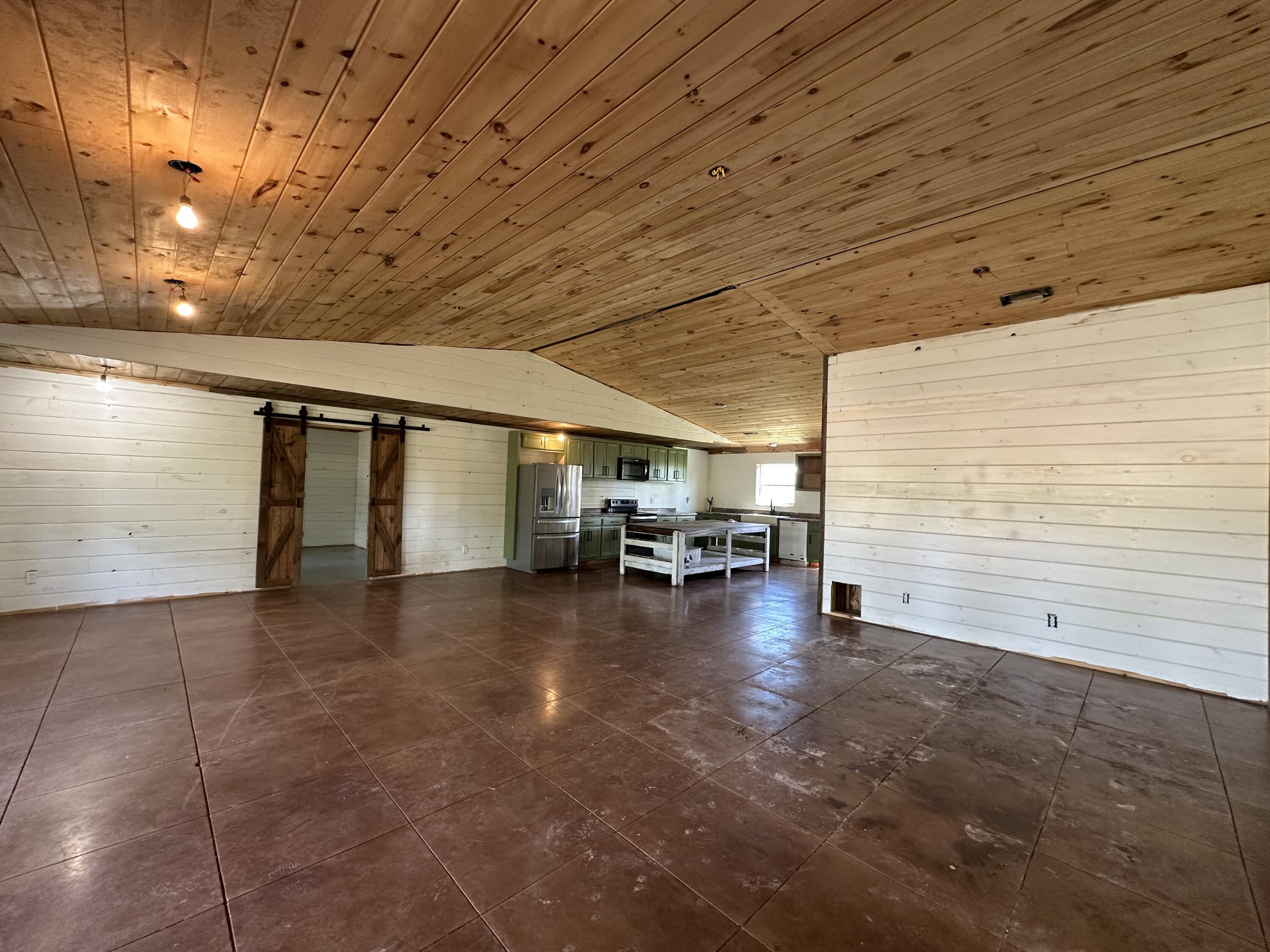 8065 Gourley Road Property Photo 6