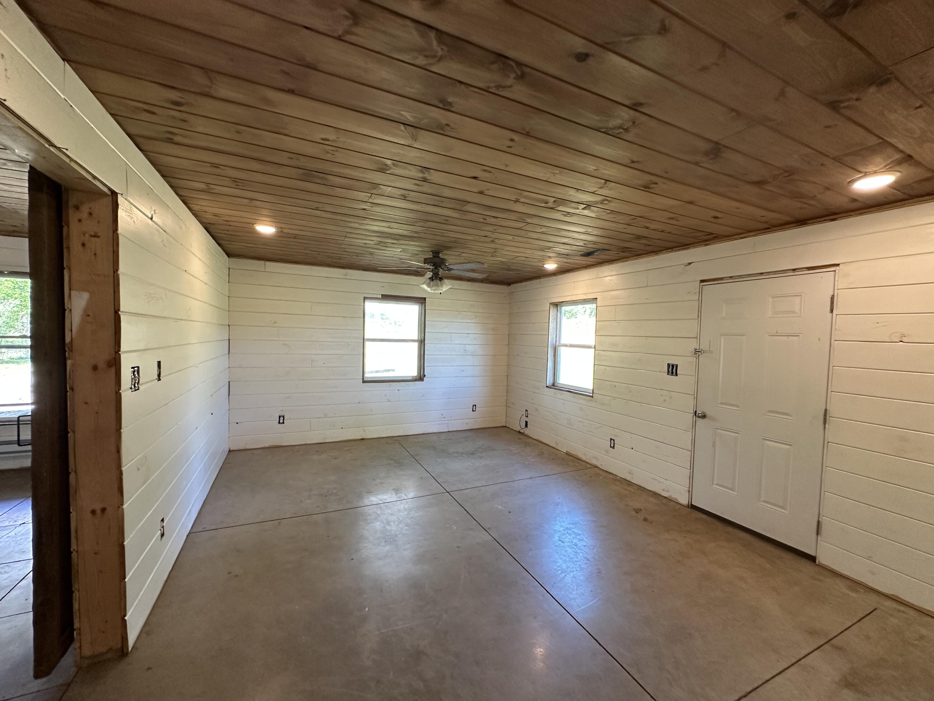 8065 Gourley Road Property Photo 9