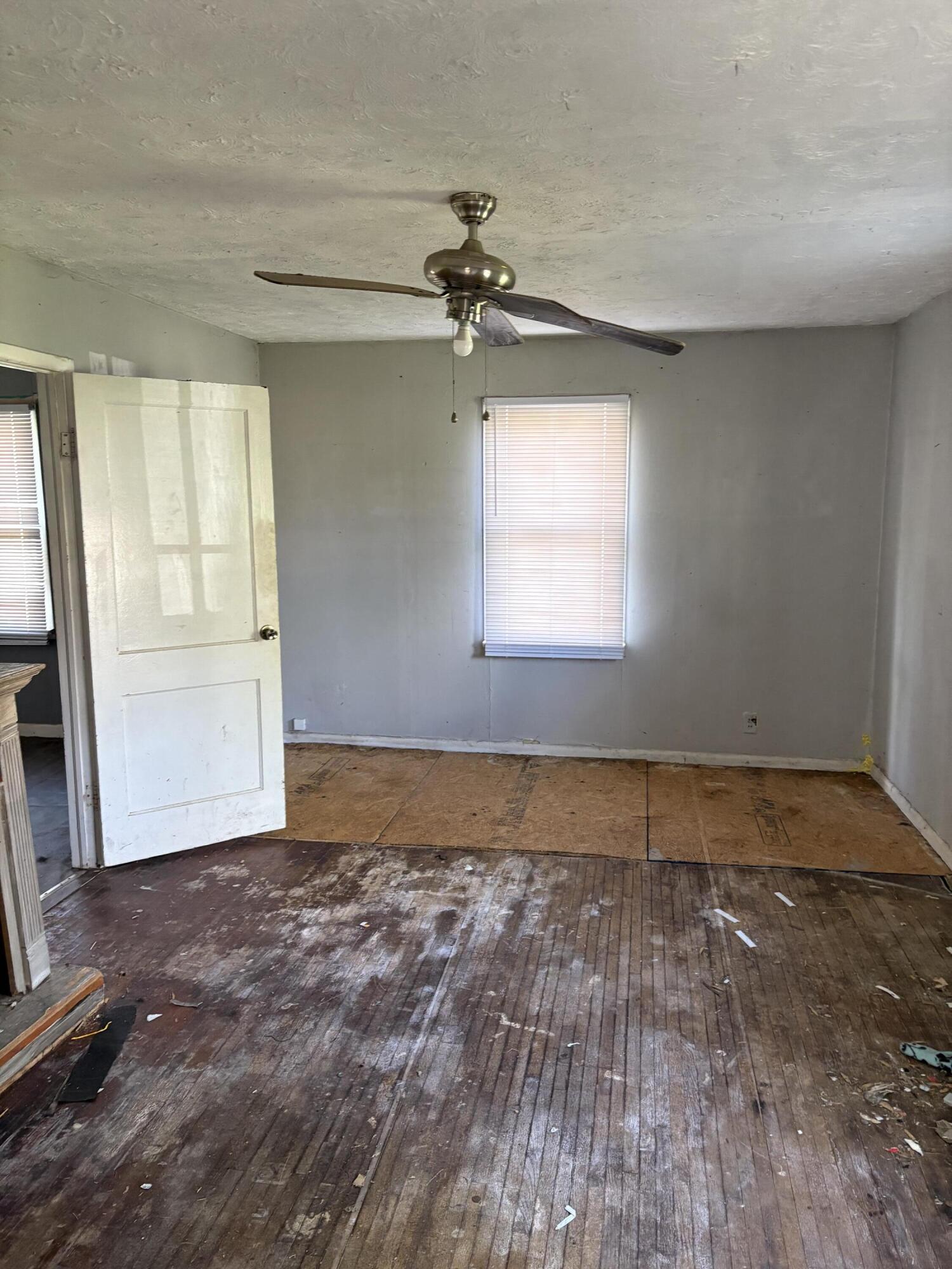 317 South Mitchell Avenue Property Photo 8