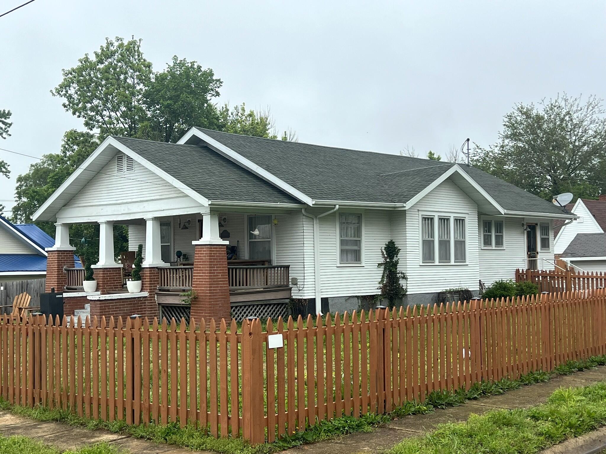 305 West Jefferson Street Property Photo