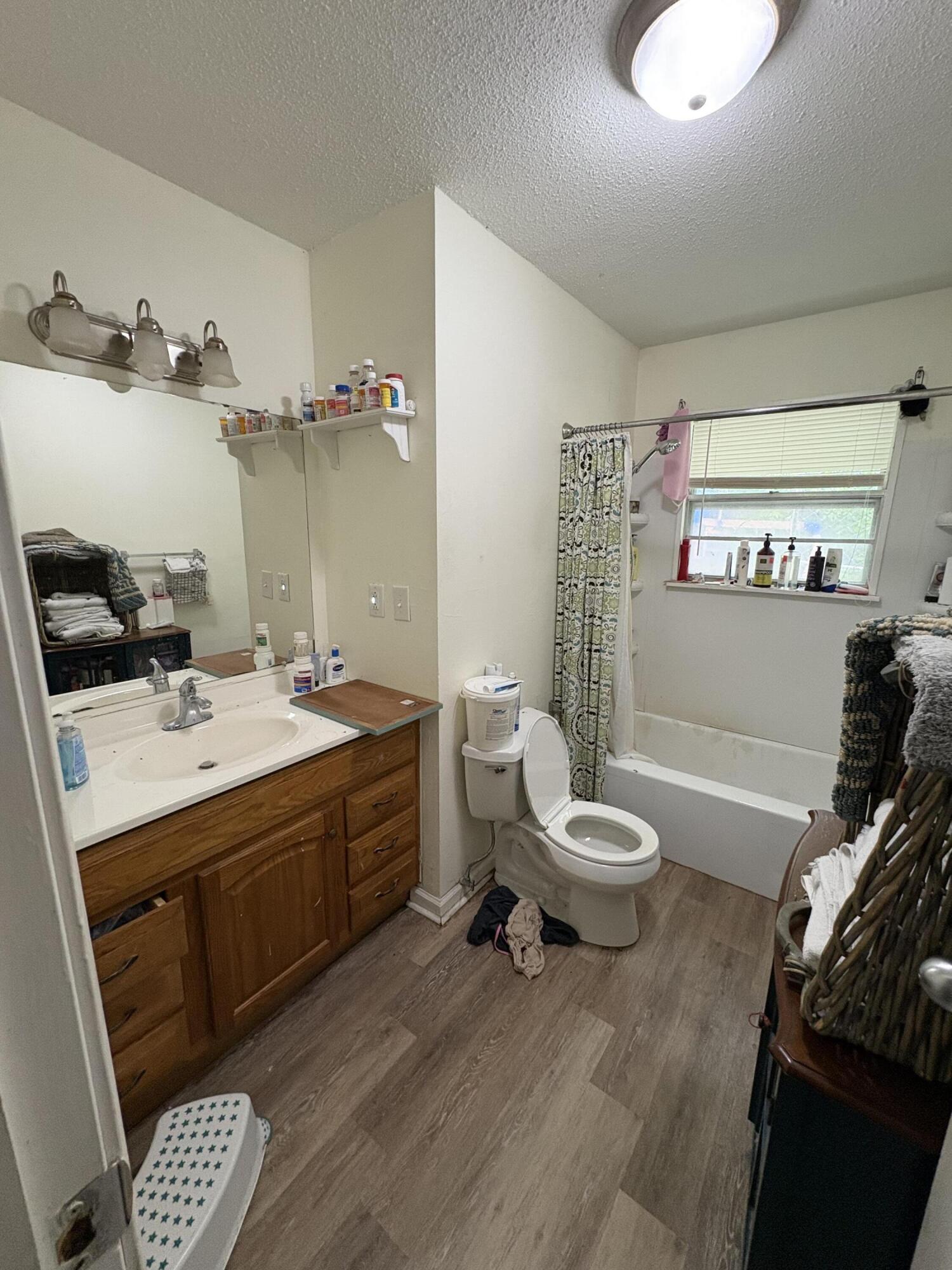 302 St James Property Photo 6