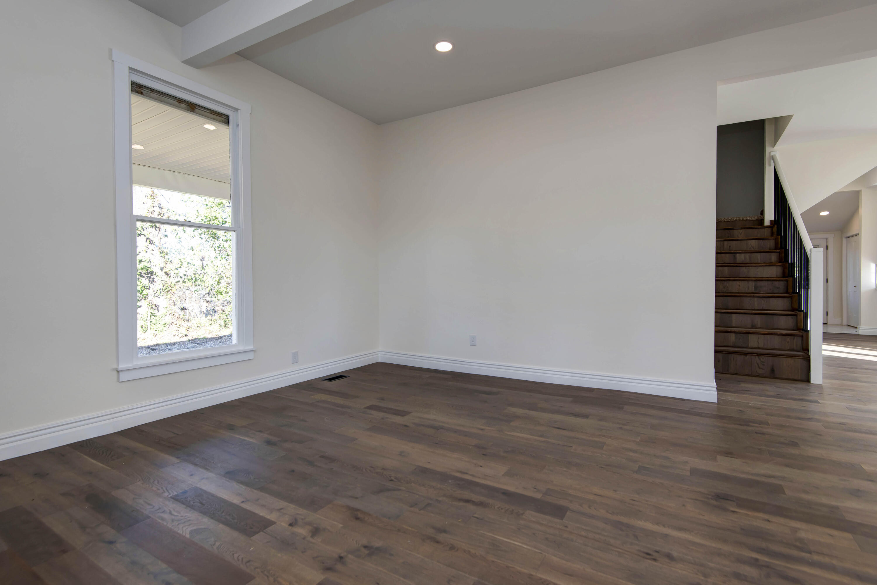 308 South 6th Avenue Property Photo 4