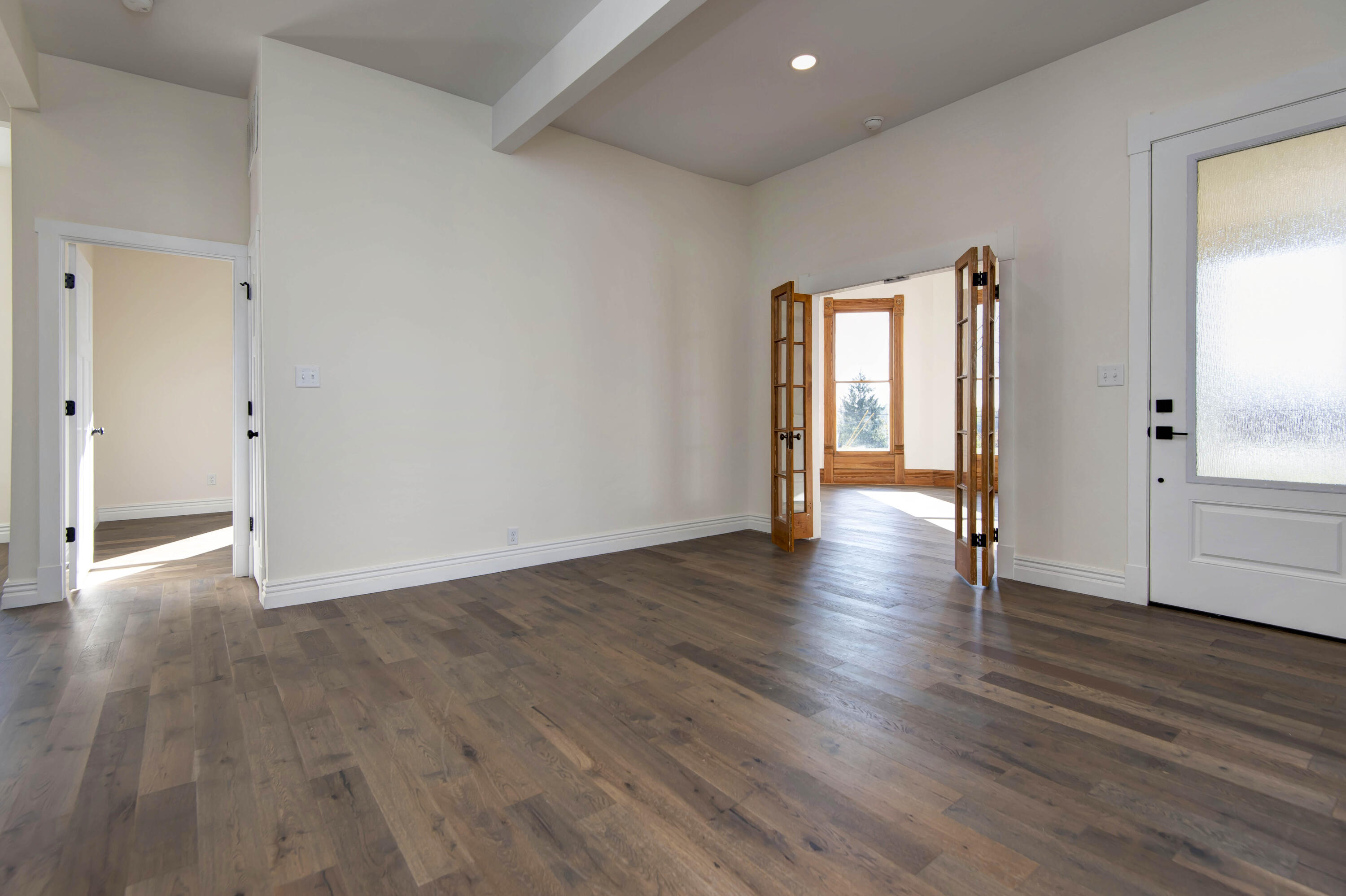 308 South 6th Avenue Property Photo 5