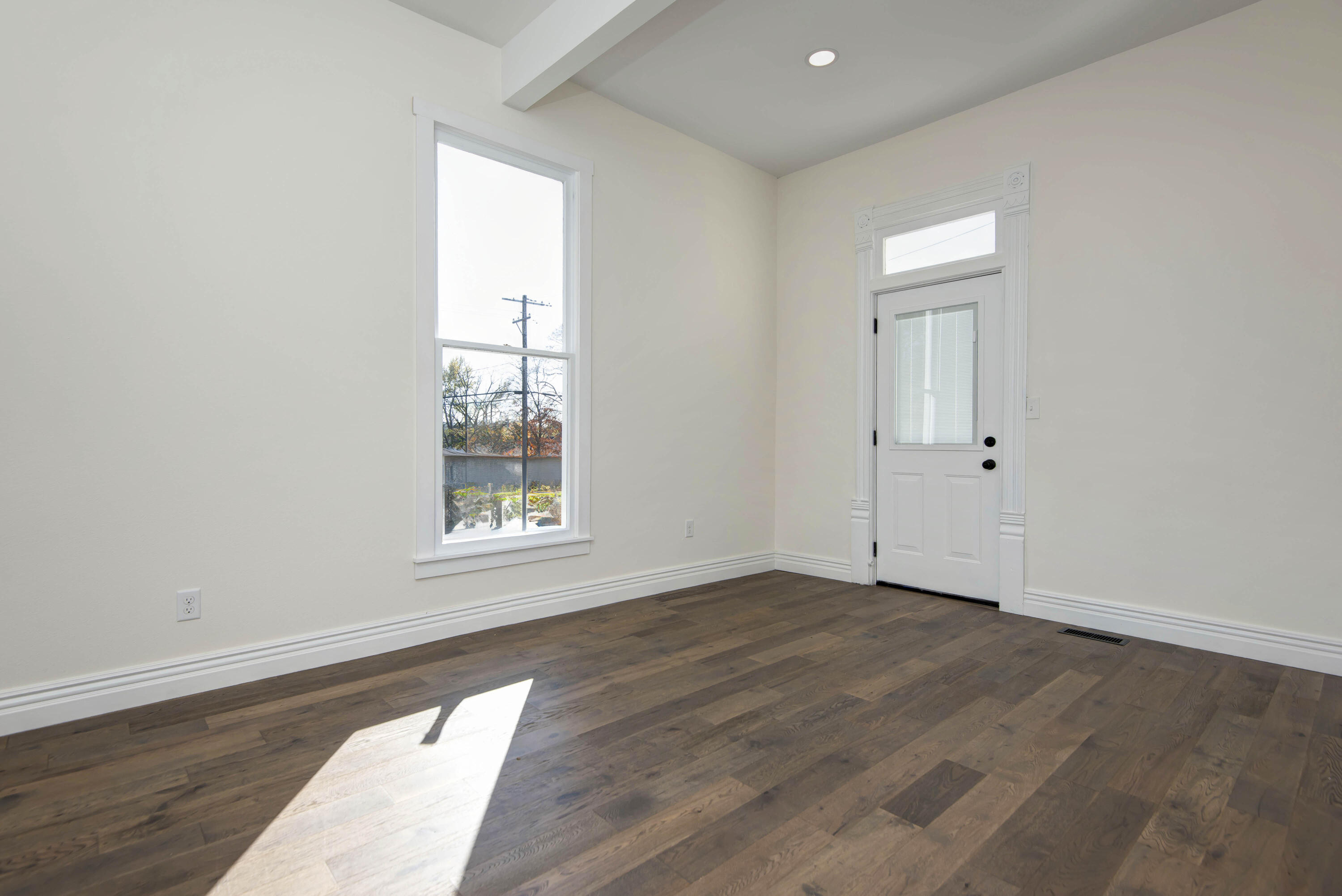 308 South 6th Avenue Property Photo 13