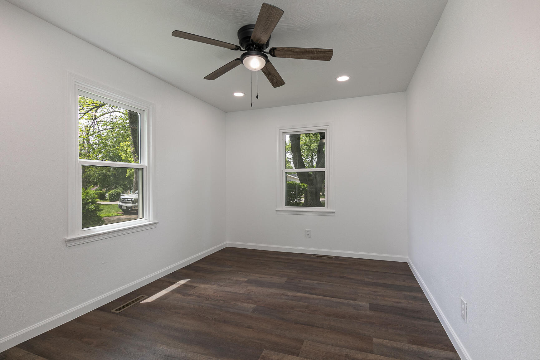 2440 South Weaver Avenue Property Photo 18
