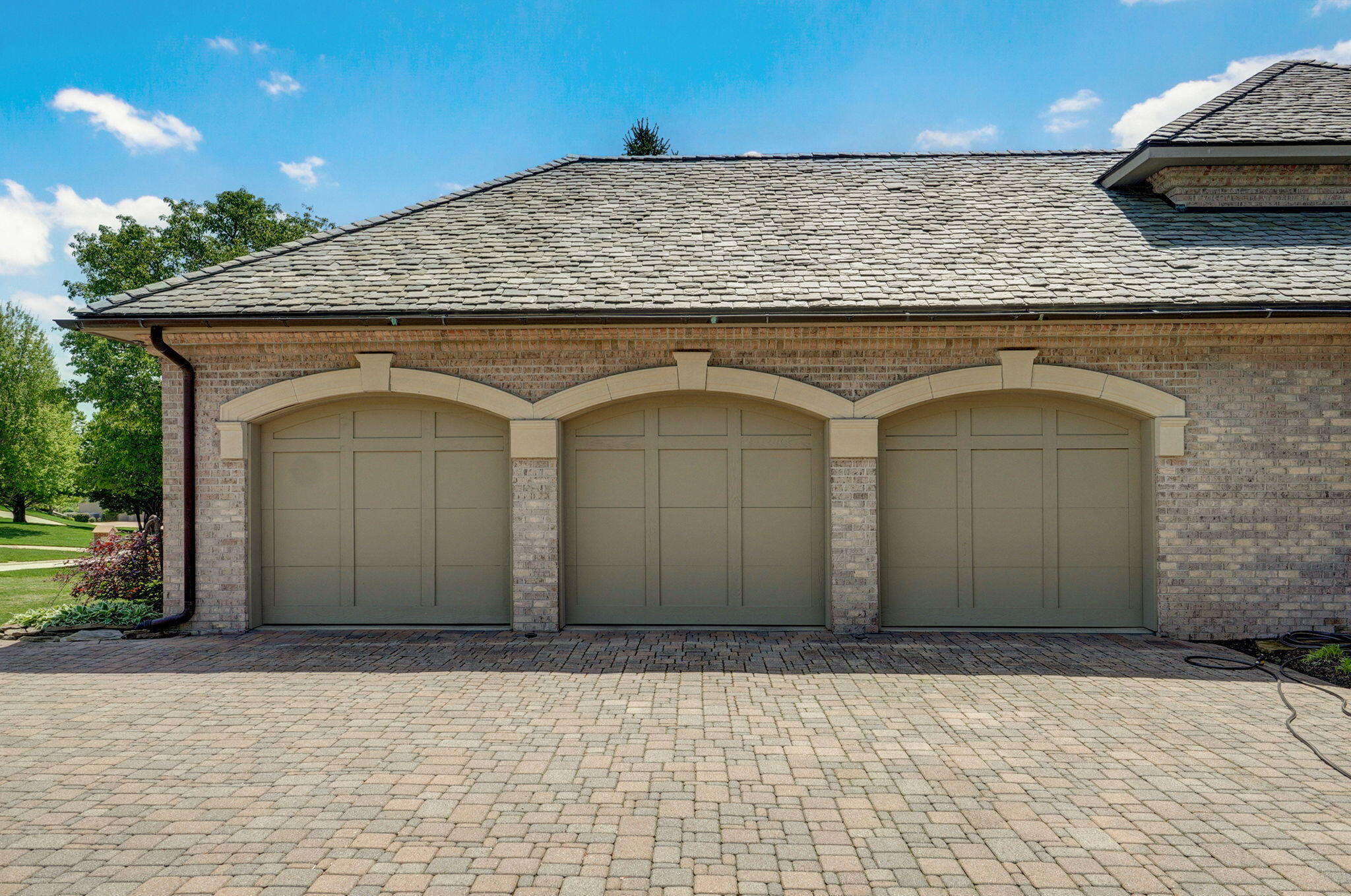 5245 South Stonehaven Drive Property Photo 8