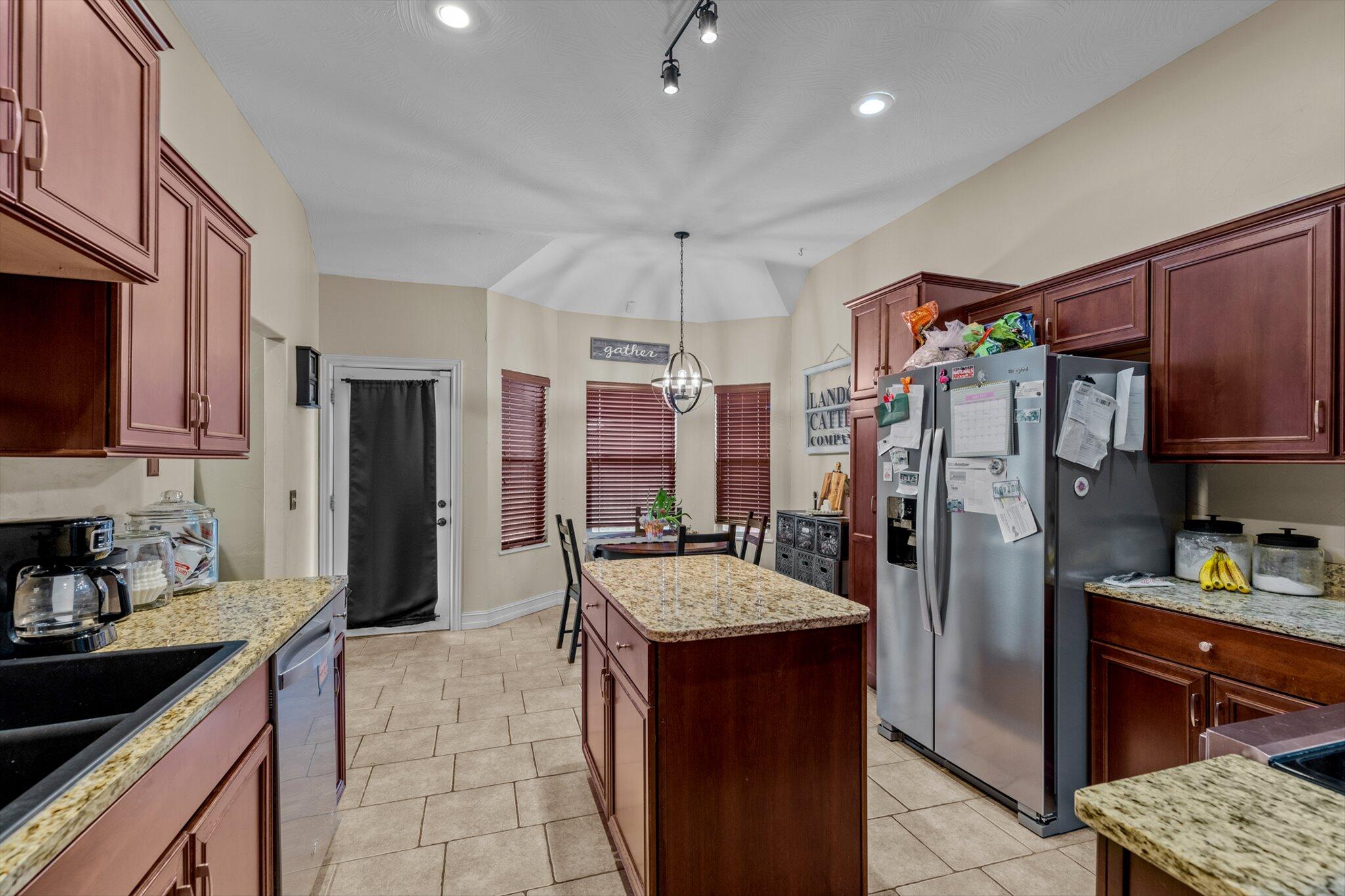 854 South Cobble Creek Boulevard Property Photo 10