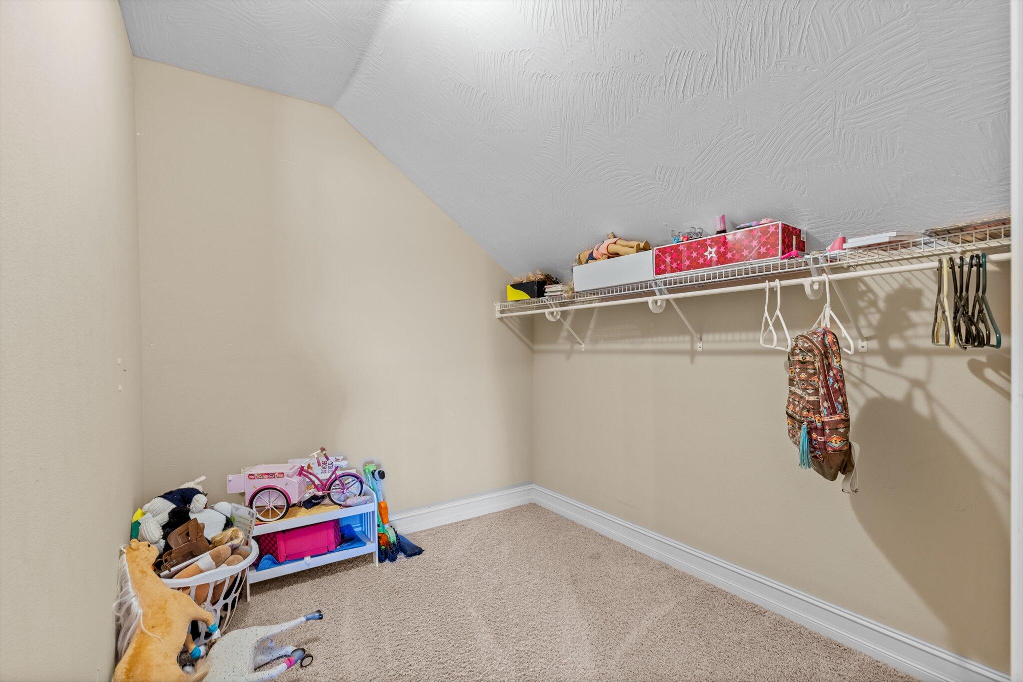 854 South Cobble Creek Boulevard Property Photo 23