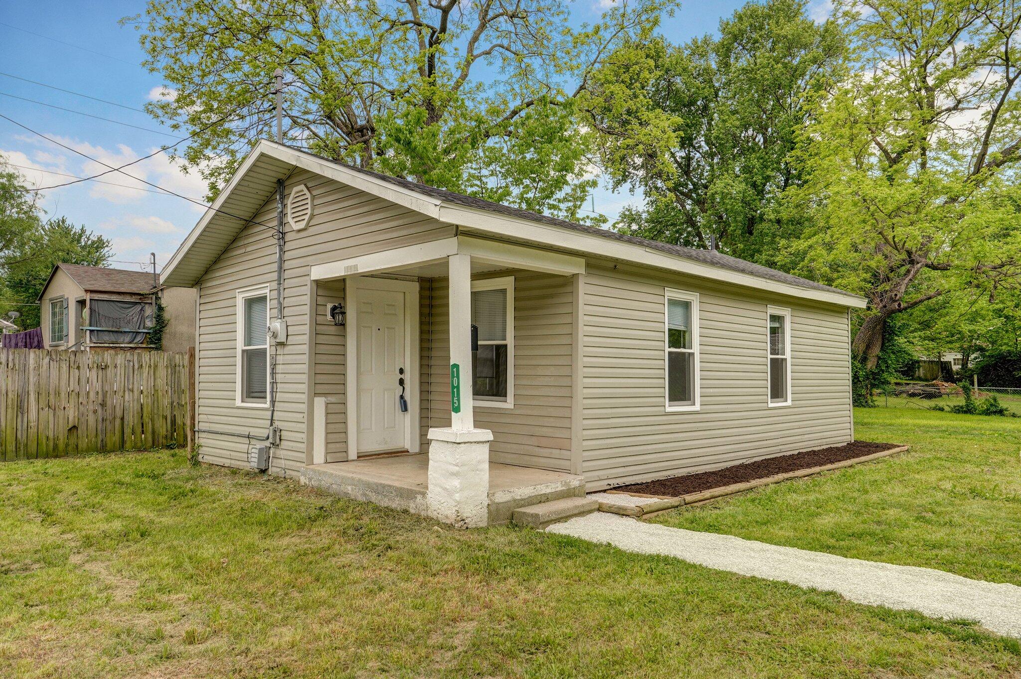 1015 North Newton Avenue Property Photo 2