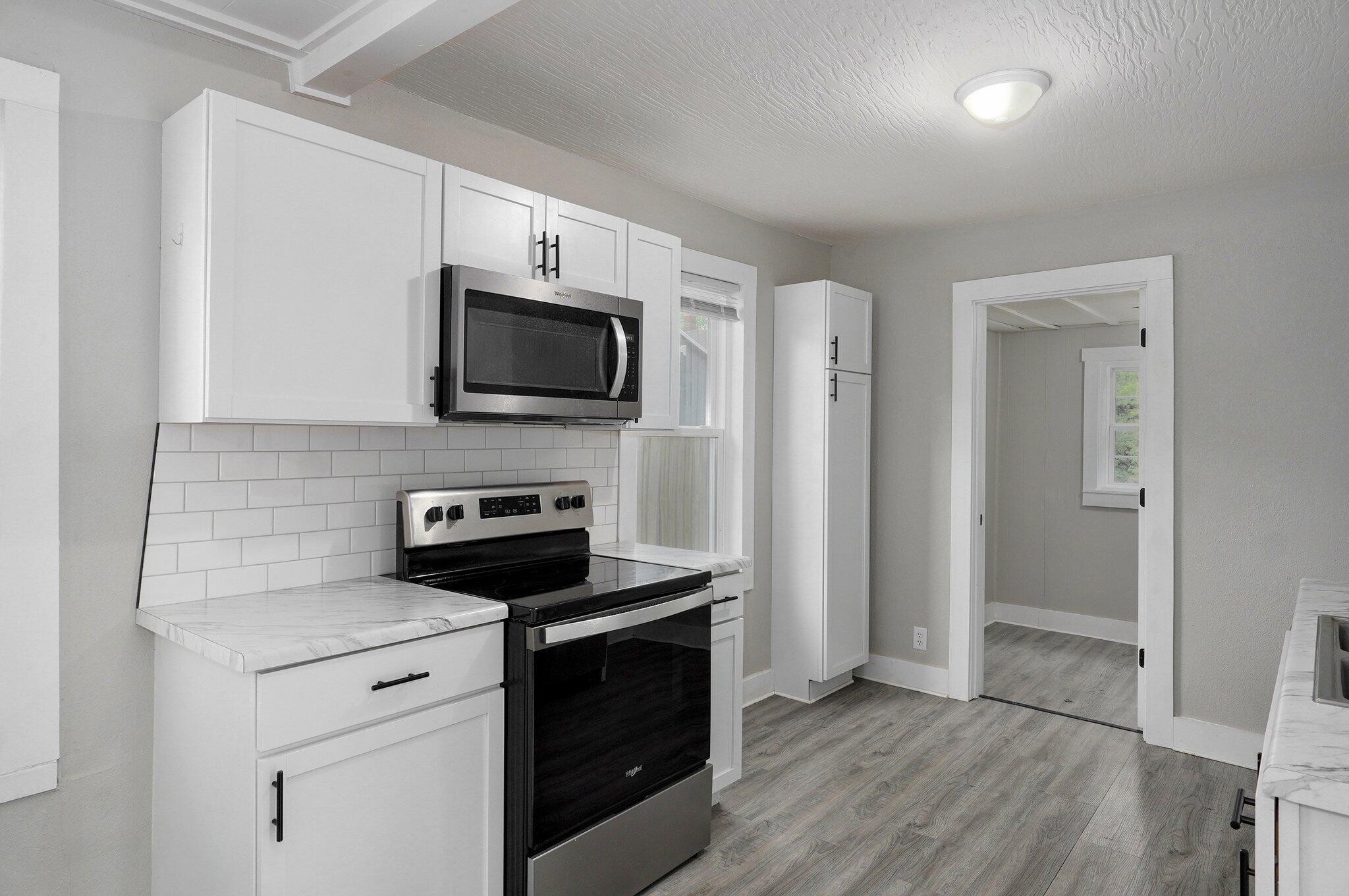1015 North Newton Avenue Property Photo 11