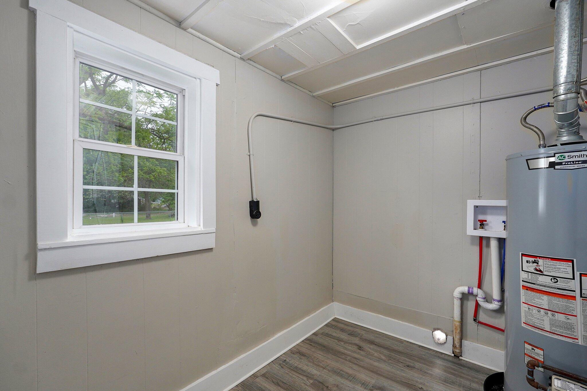 1015 North Newton Avenue Property Photo 14