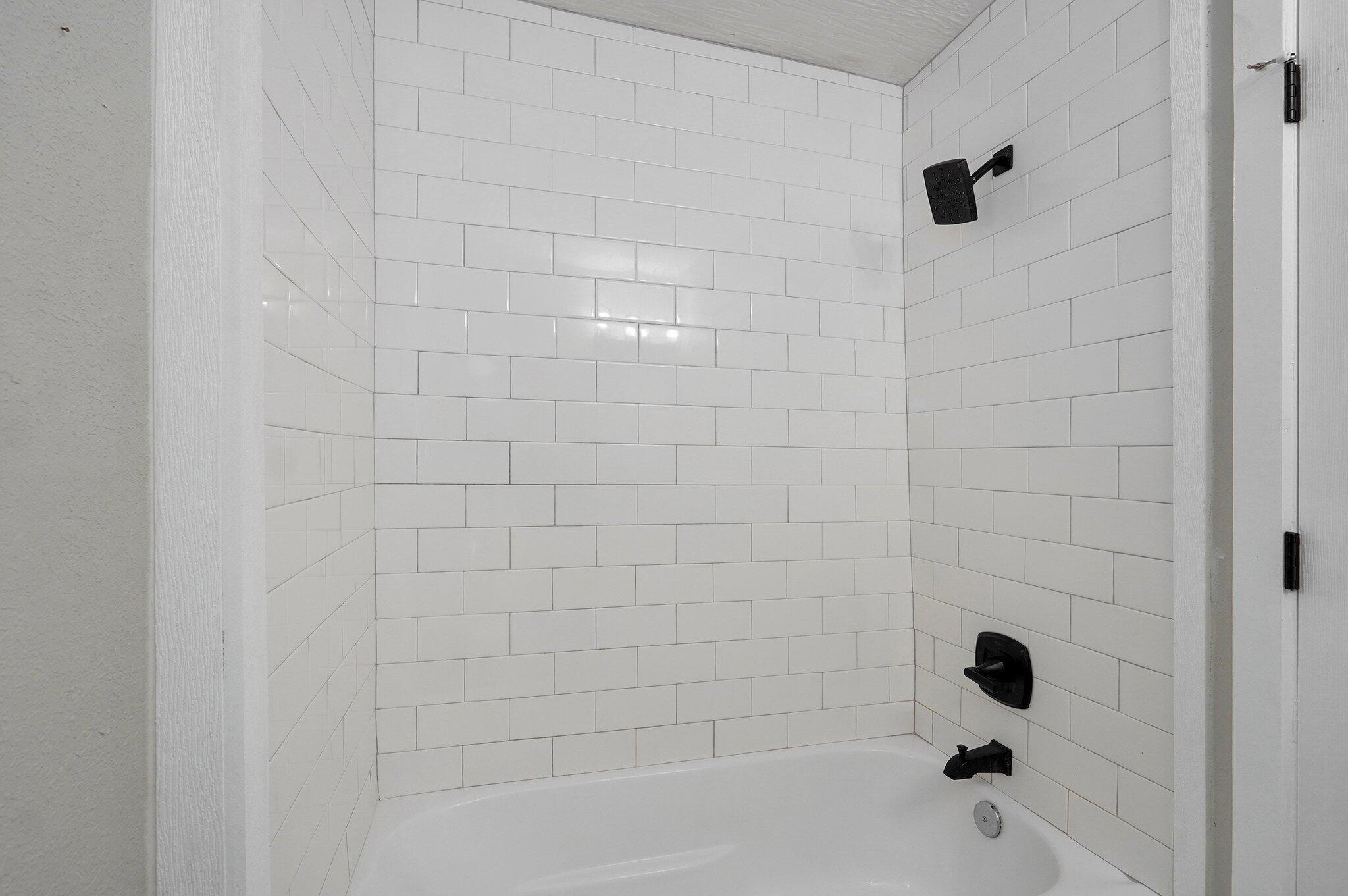 1015 North Newton Avenue Property Photo 17