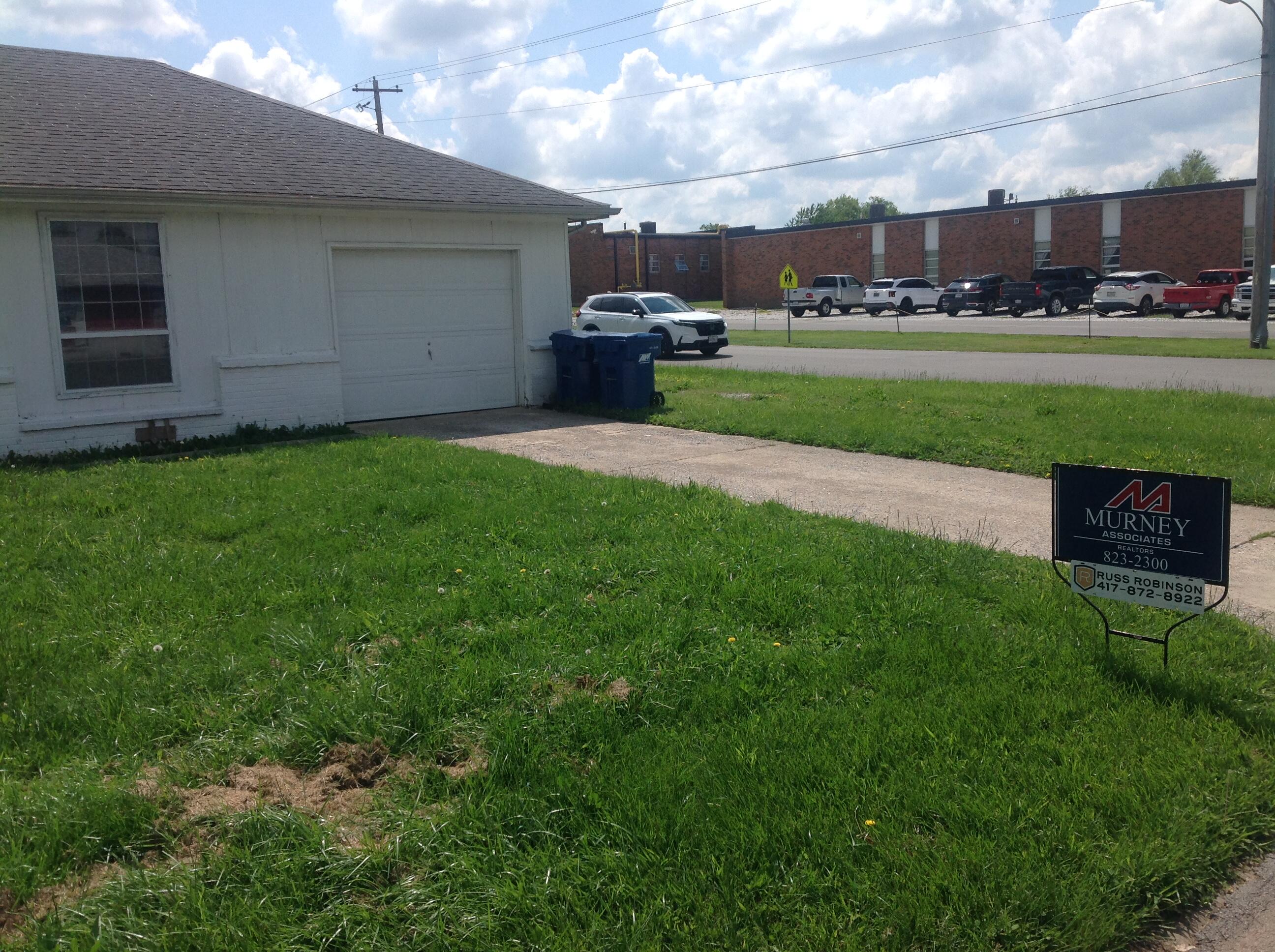 702 Frank Street Property Photo 2