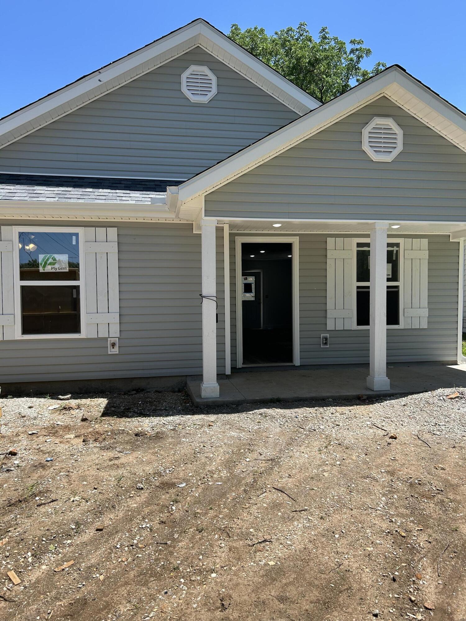 1101 South Sergeant Avenue Property Photo 2