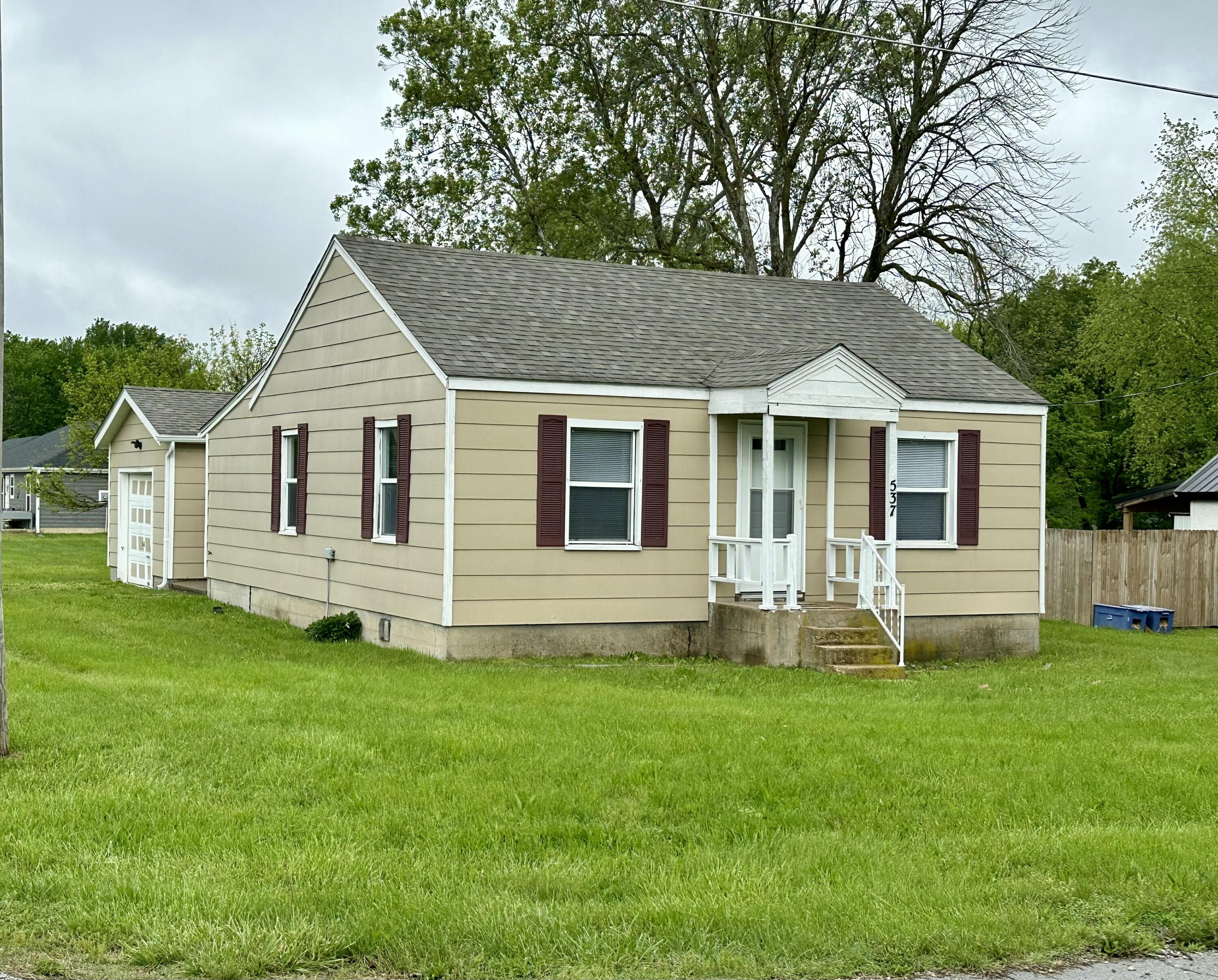 537 South Walnut Street Property Photo