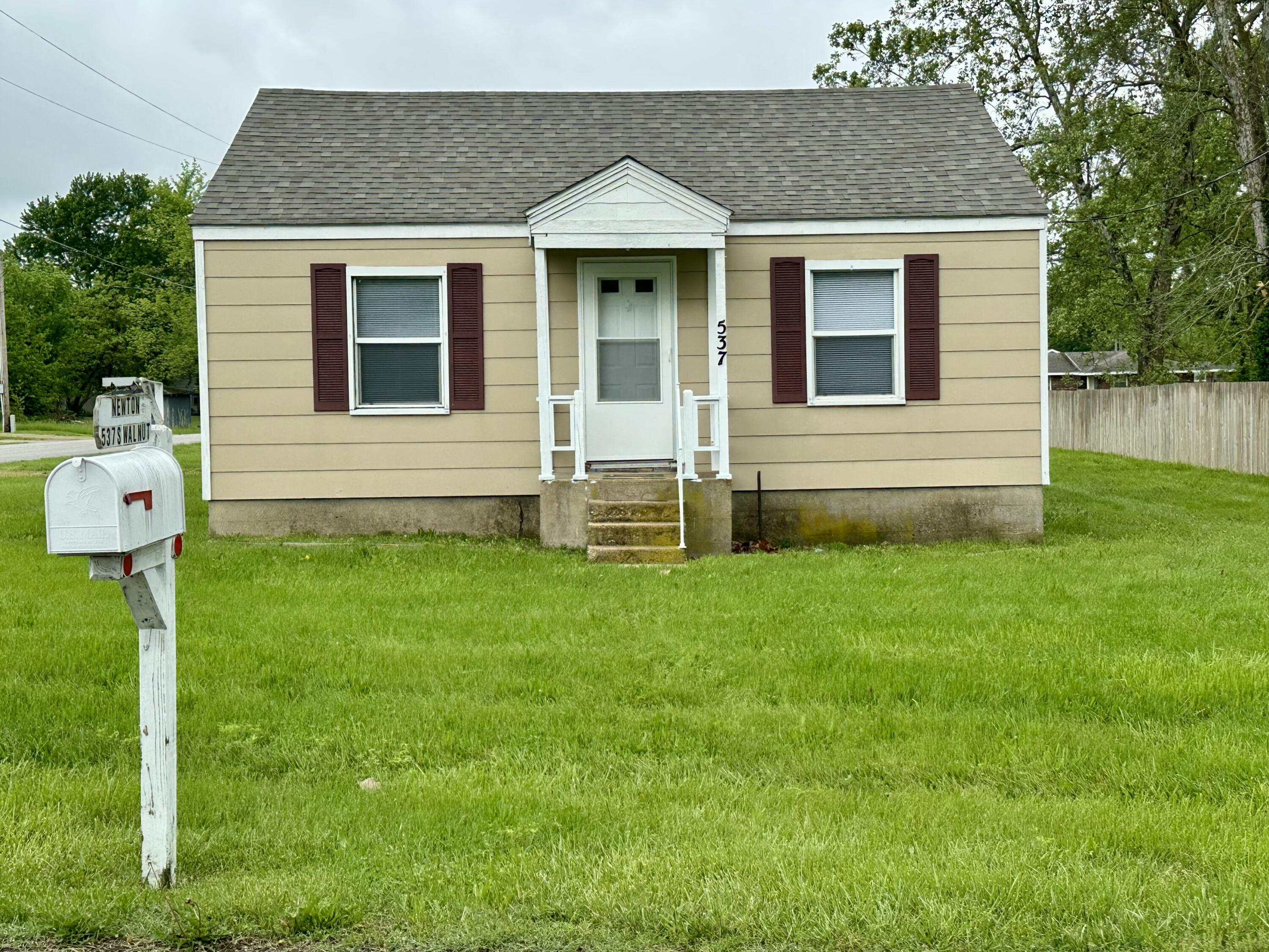 537 South Walnut Street Property Photo 2