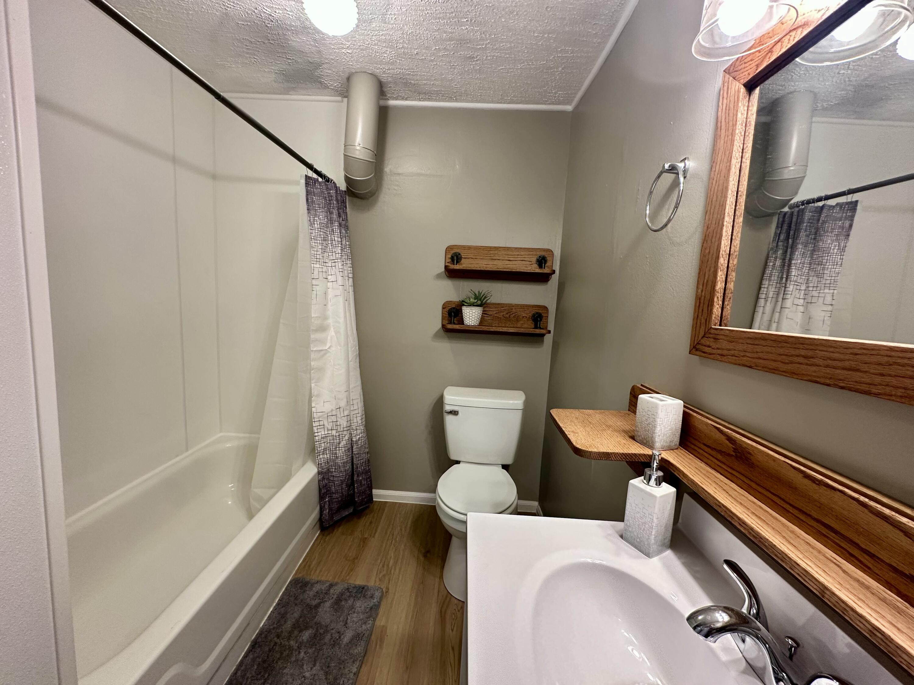 537 South Walnut Street Property Photo 8