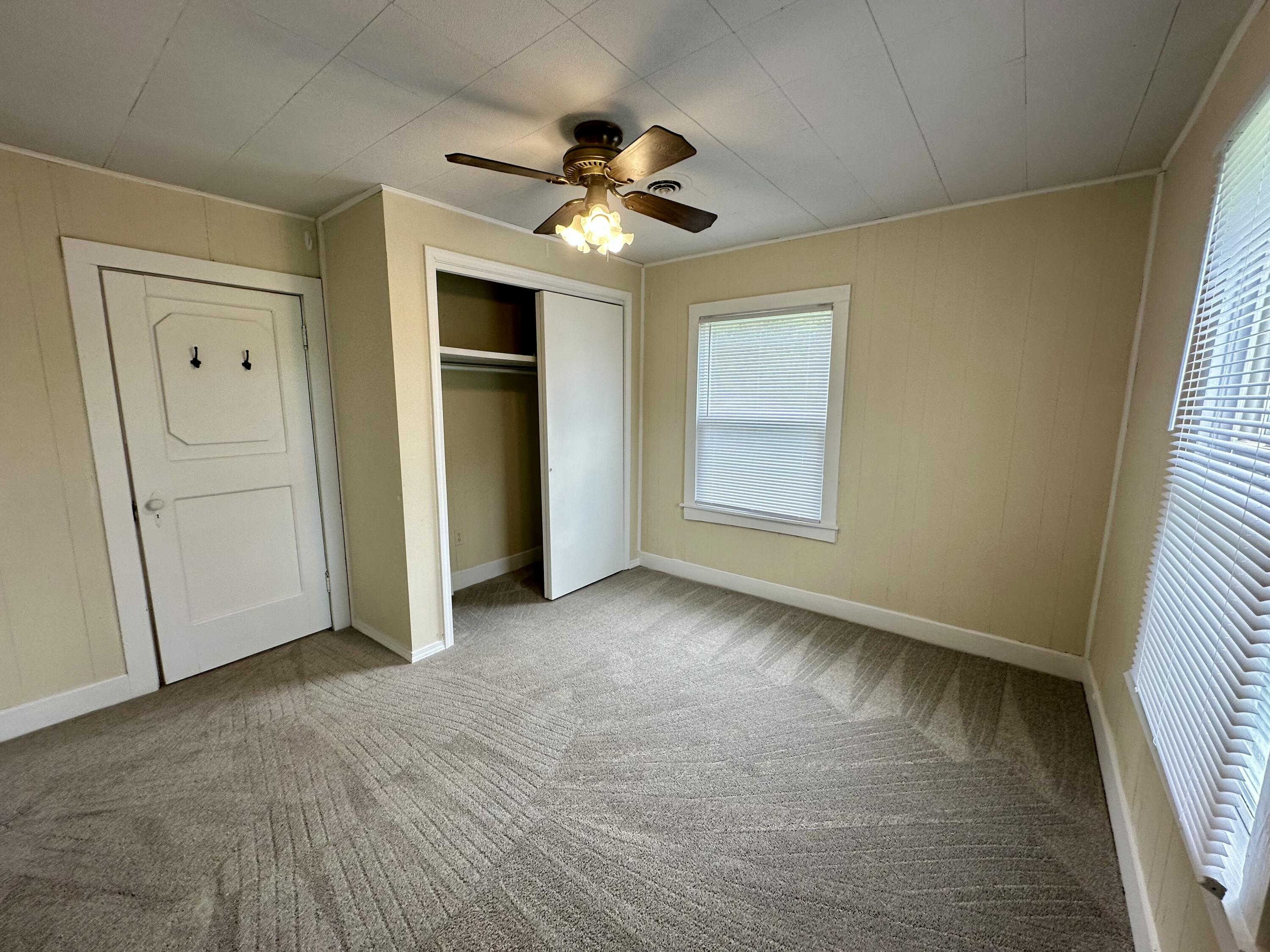 537 South Walnut Street Property Photo 9