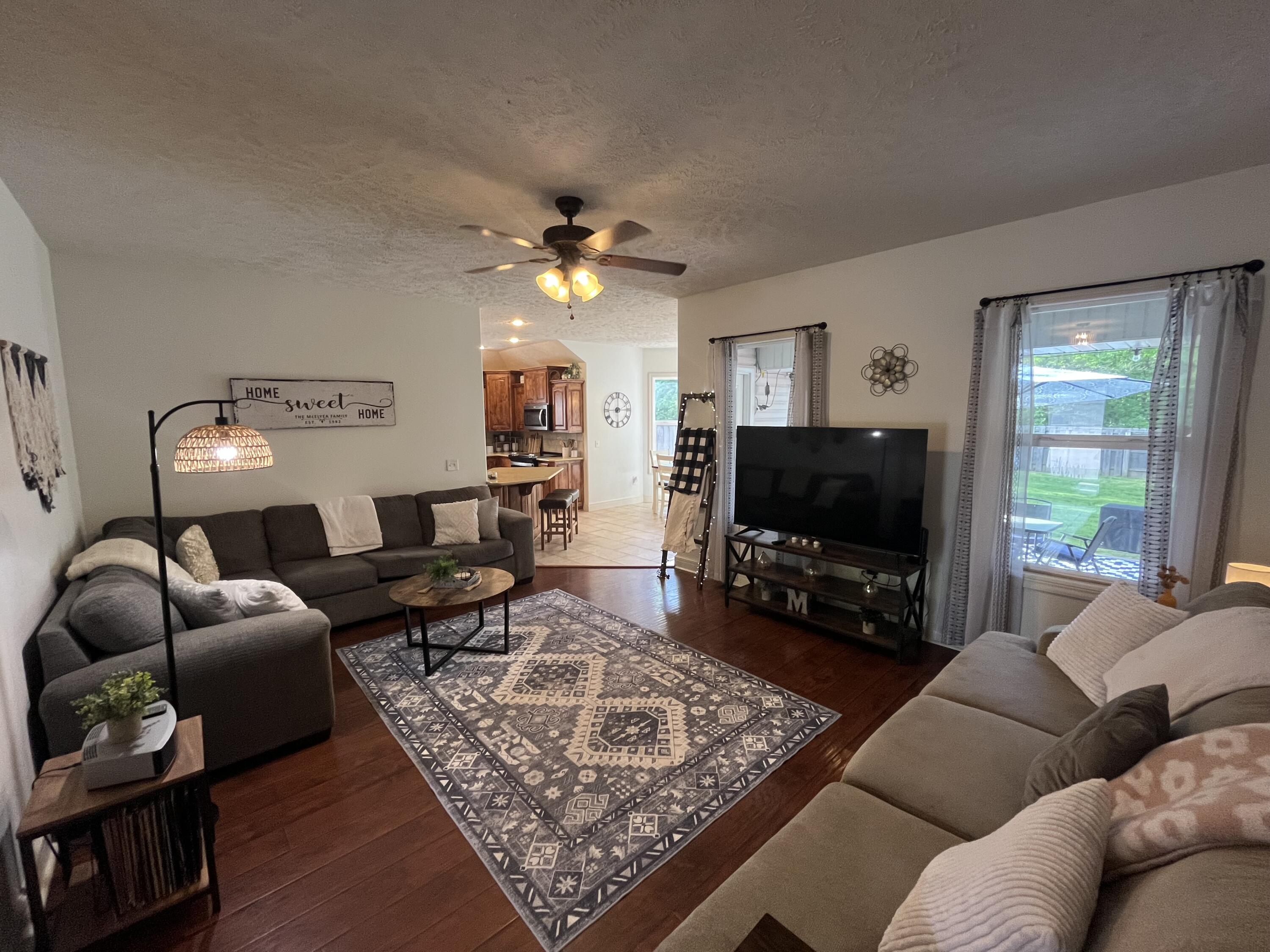 1025 Nickolas Street Property Photo 4
