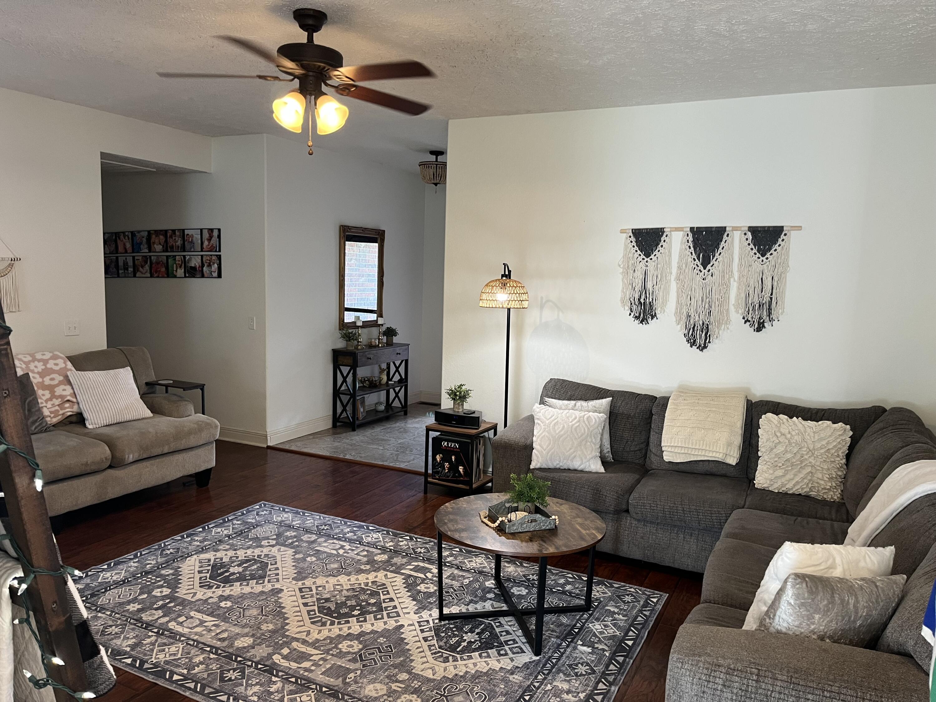 1025 Nickolas Street Property Photo 6