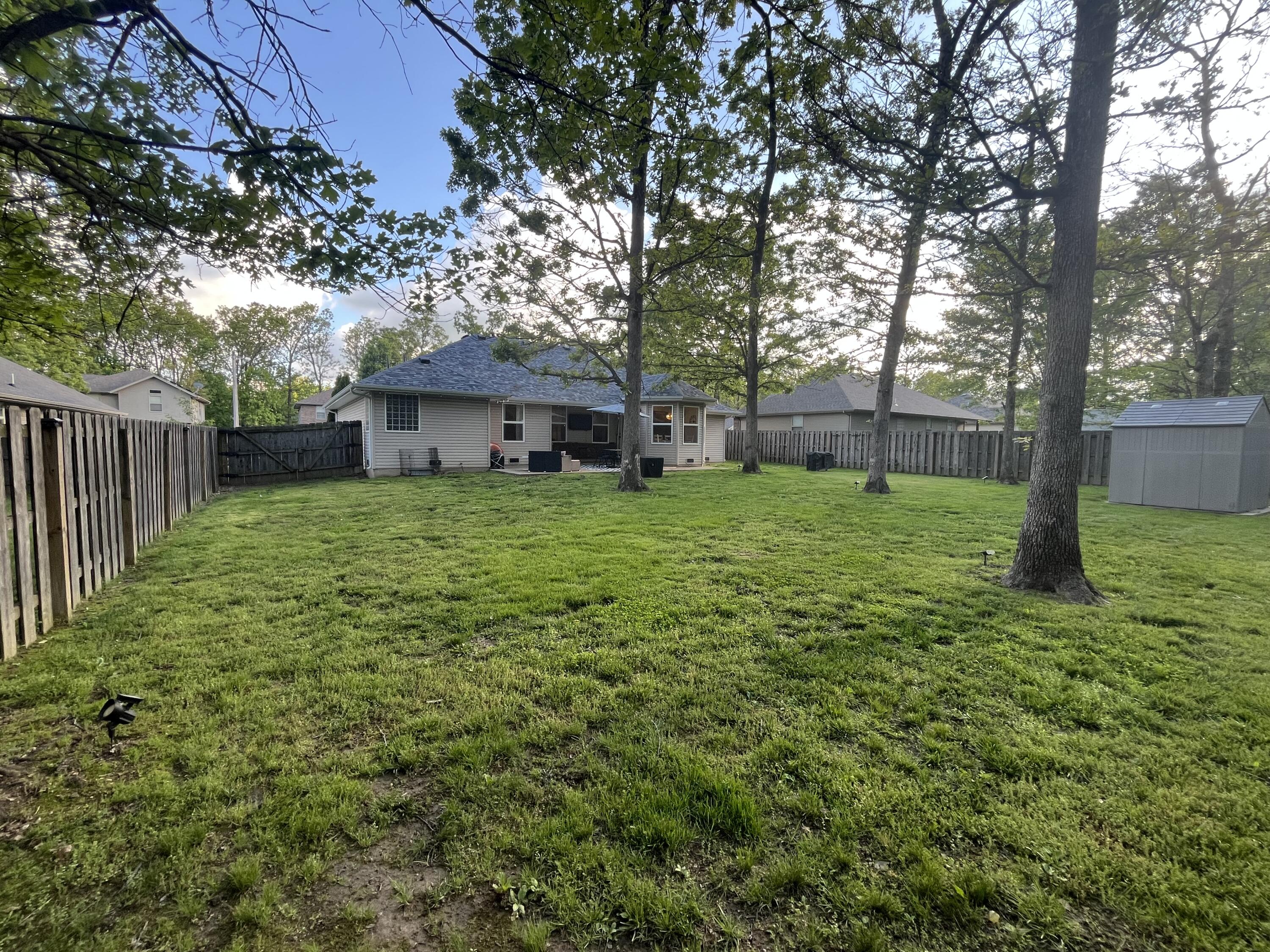 1025 Nickolas Street Property Photo 32
