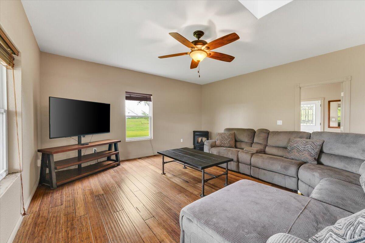94 Elbert Road Property Photo 6