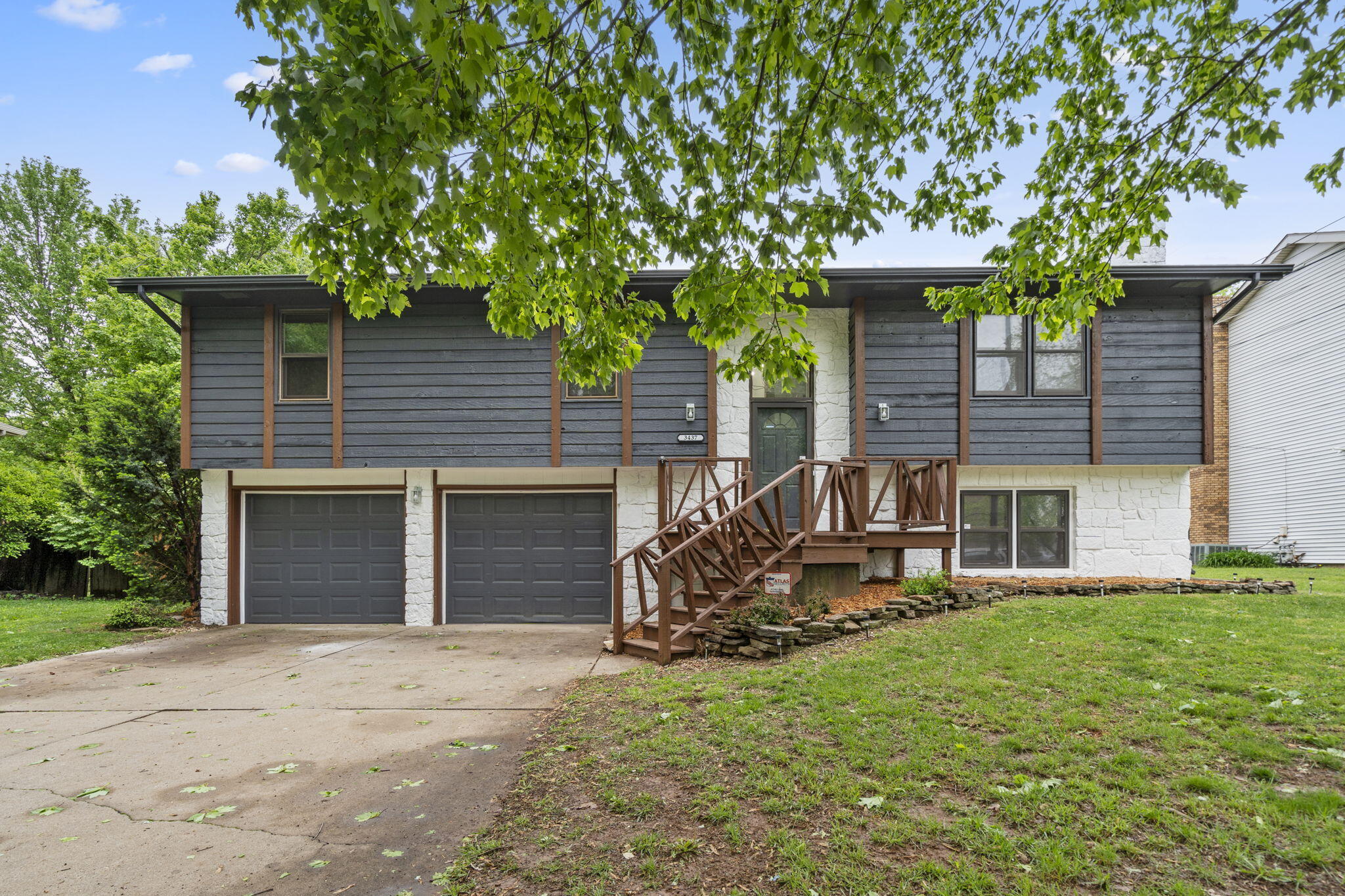 3437 South Kings Avenue Property Photo 2