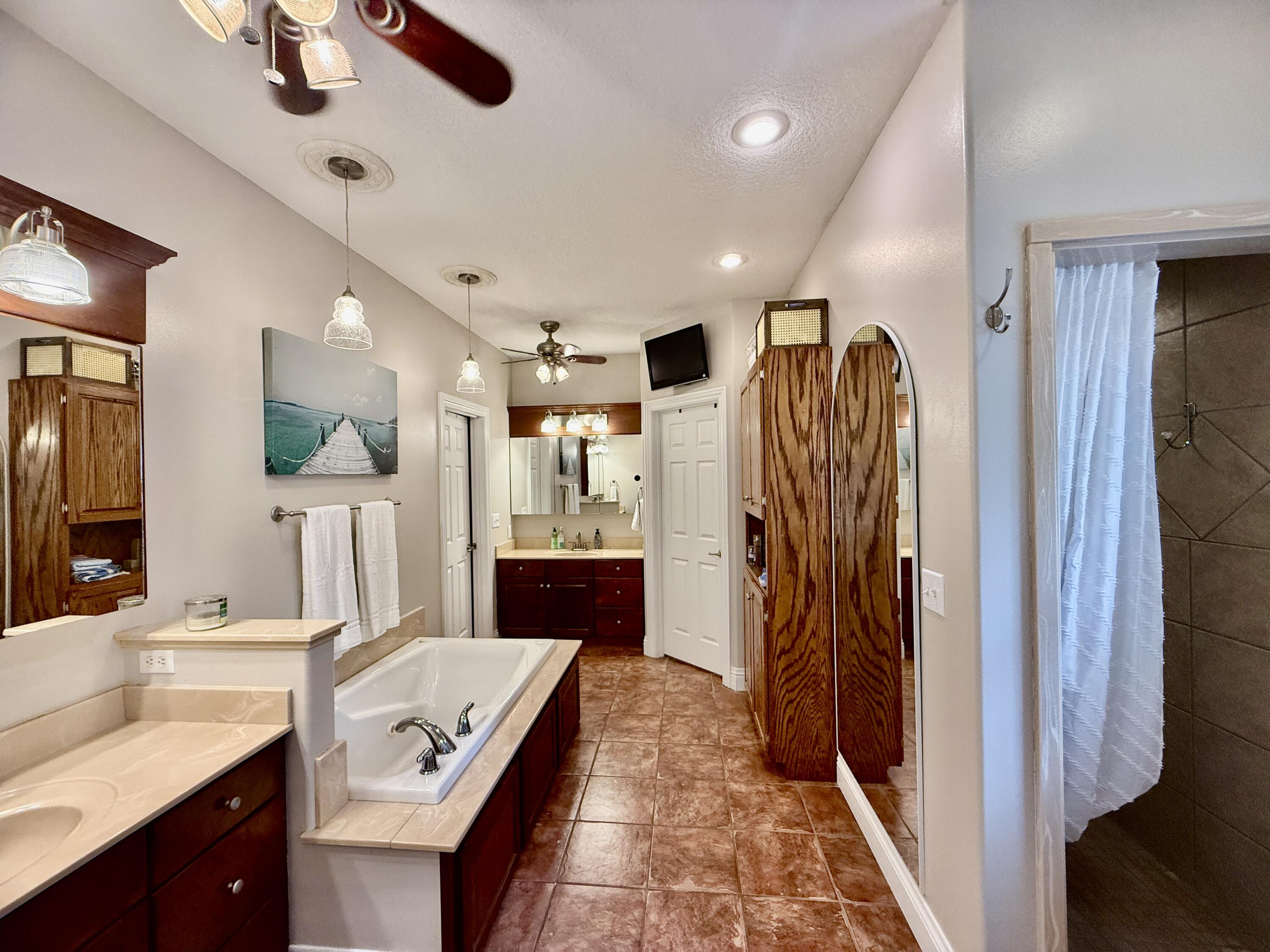 1911 Sherry Lea Drive Property Photo 12