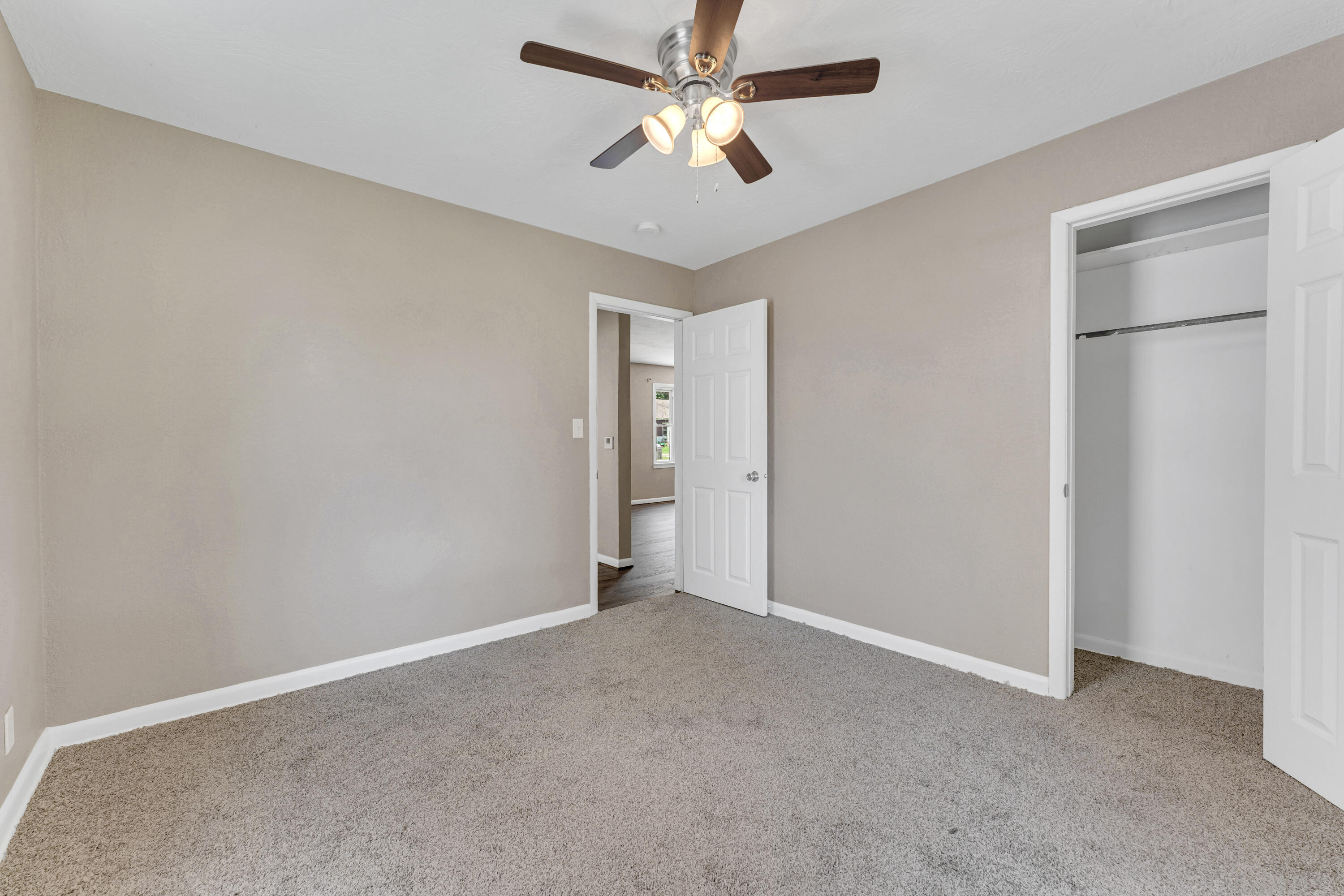1606 North Waverly Avenue Property Photo 19
