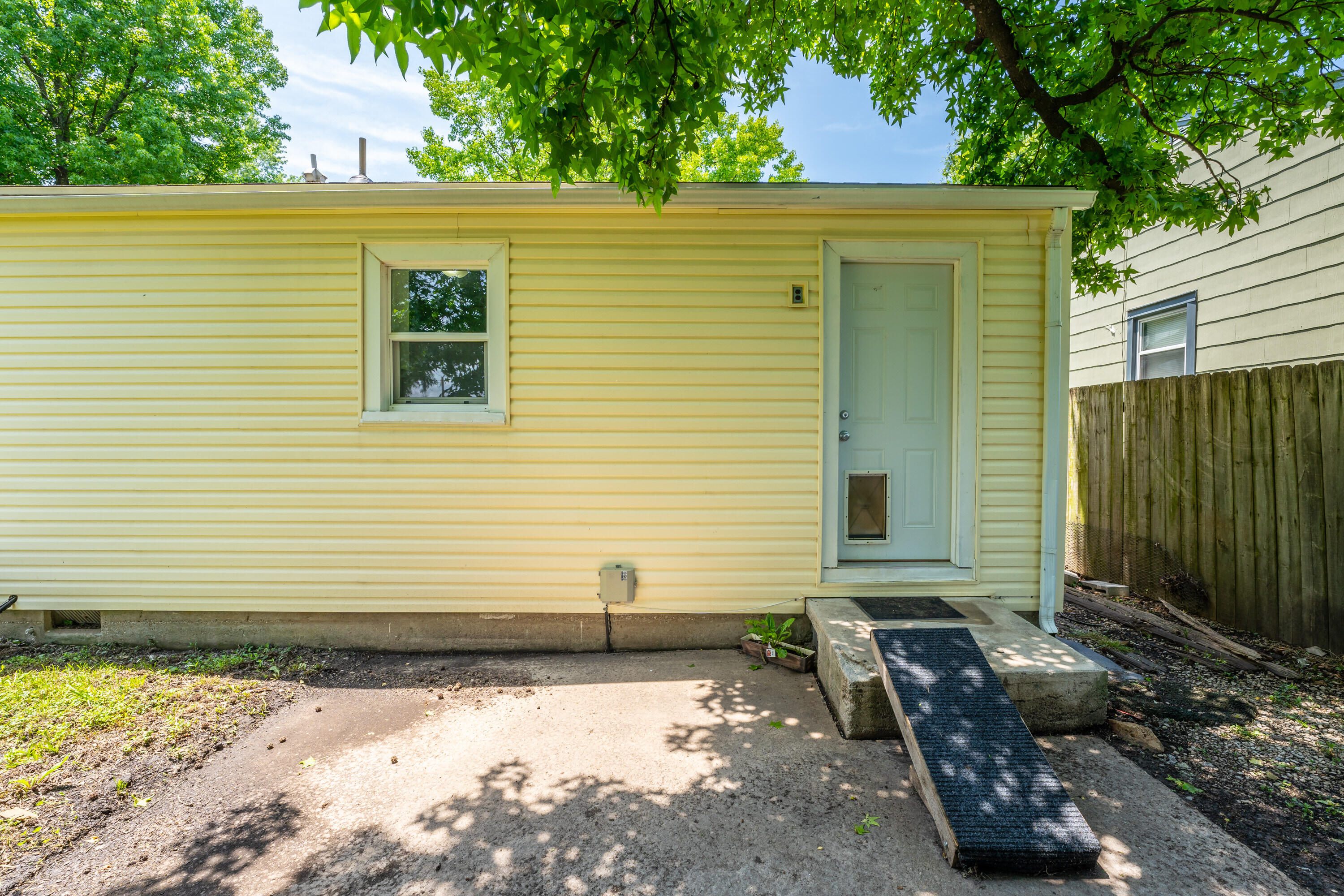 1606 North Waverly Avenue Property Photo 27