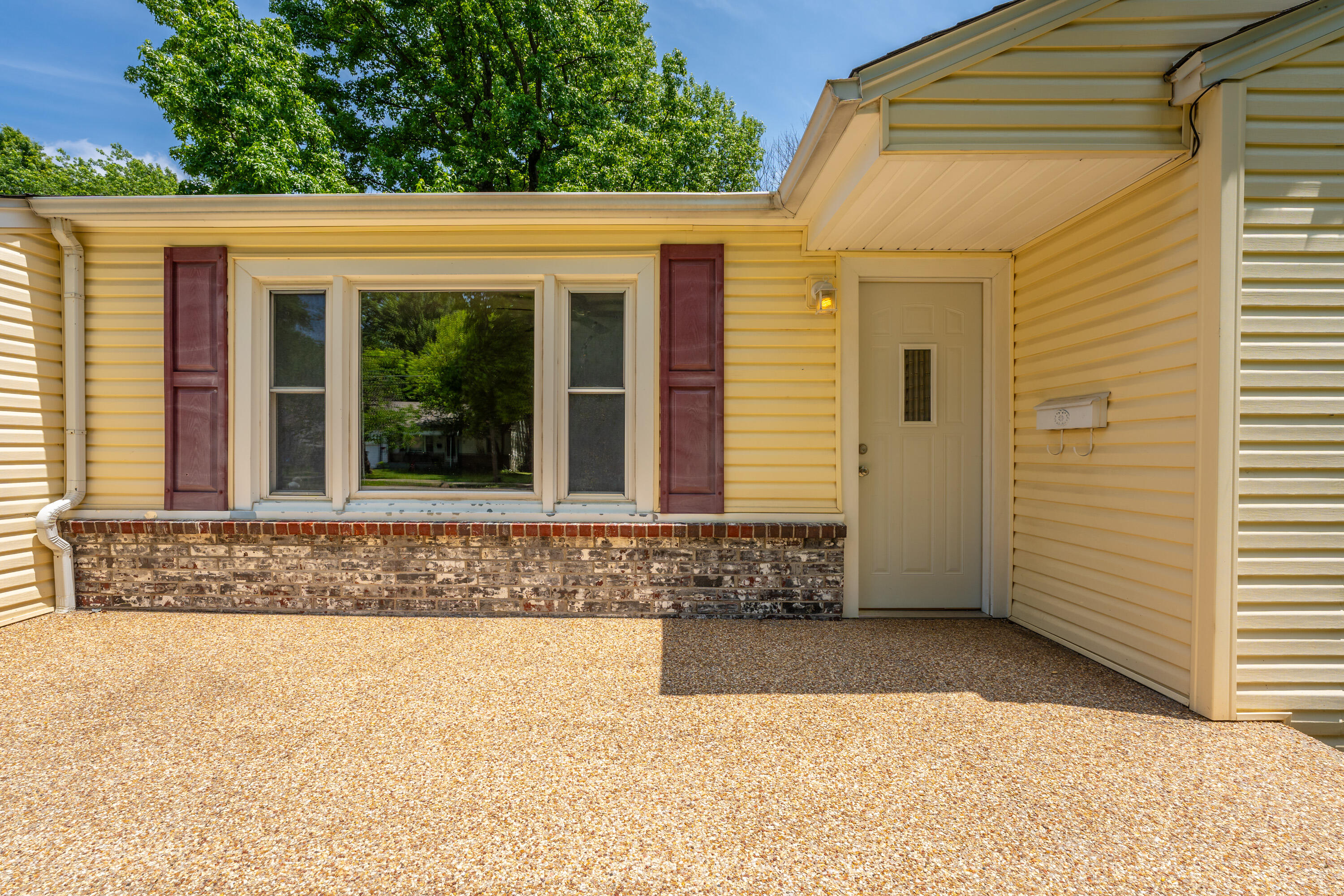 1606 North Waverly Avenue Property Photo 30